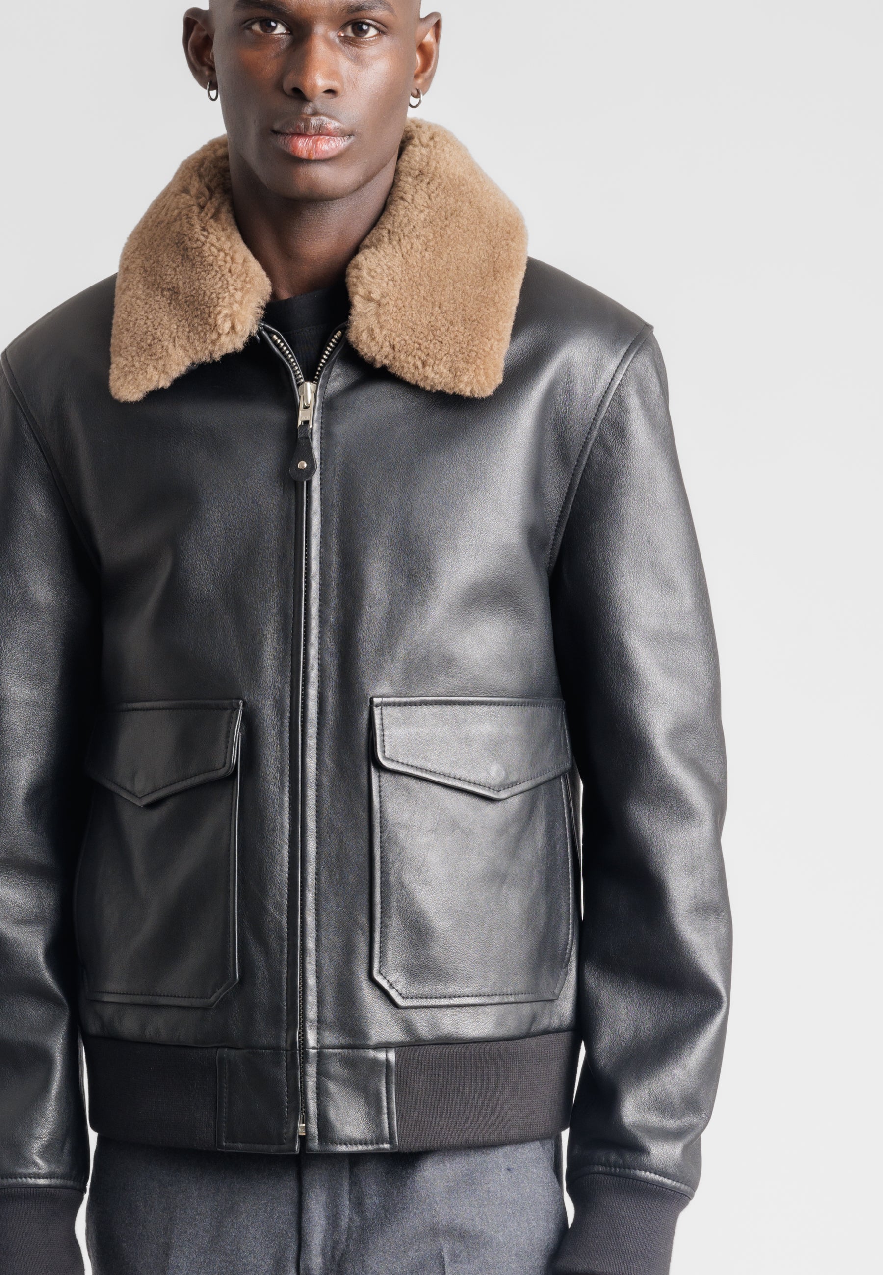 Blouson aviateur cuir mouton col fourrure cognac STYLE 18 face — Serge Pariente