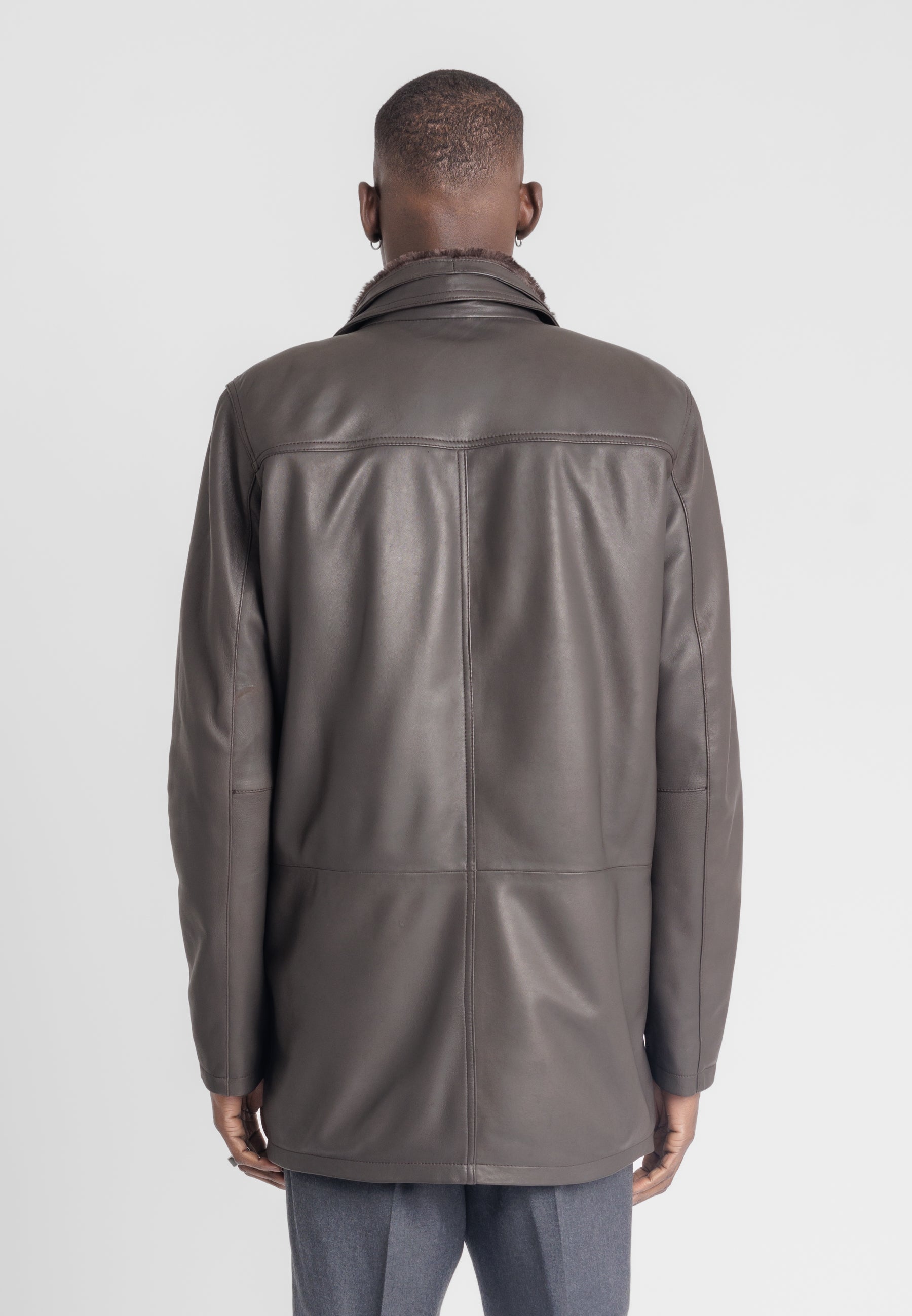 Parka cuir PARKA ORIO BROWN - vue portee - Serge Pariente Paris