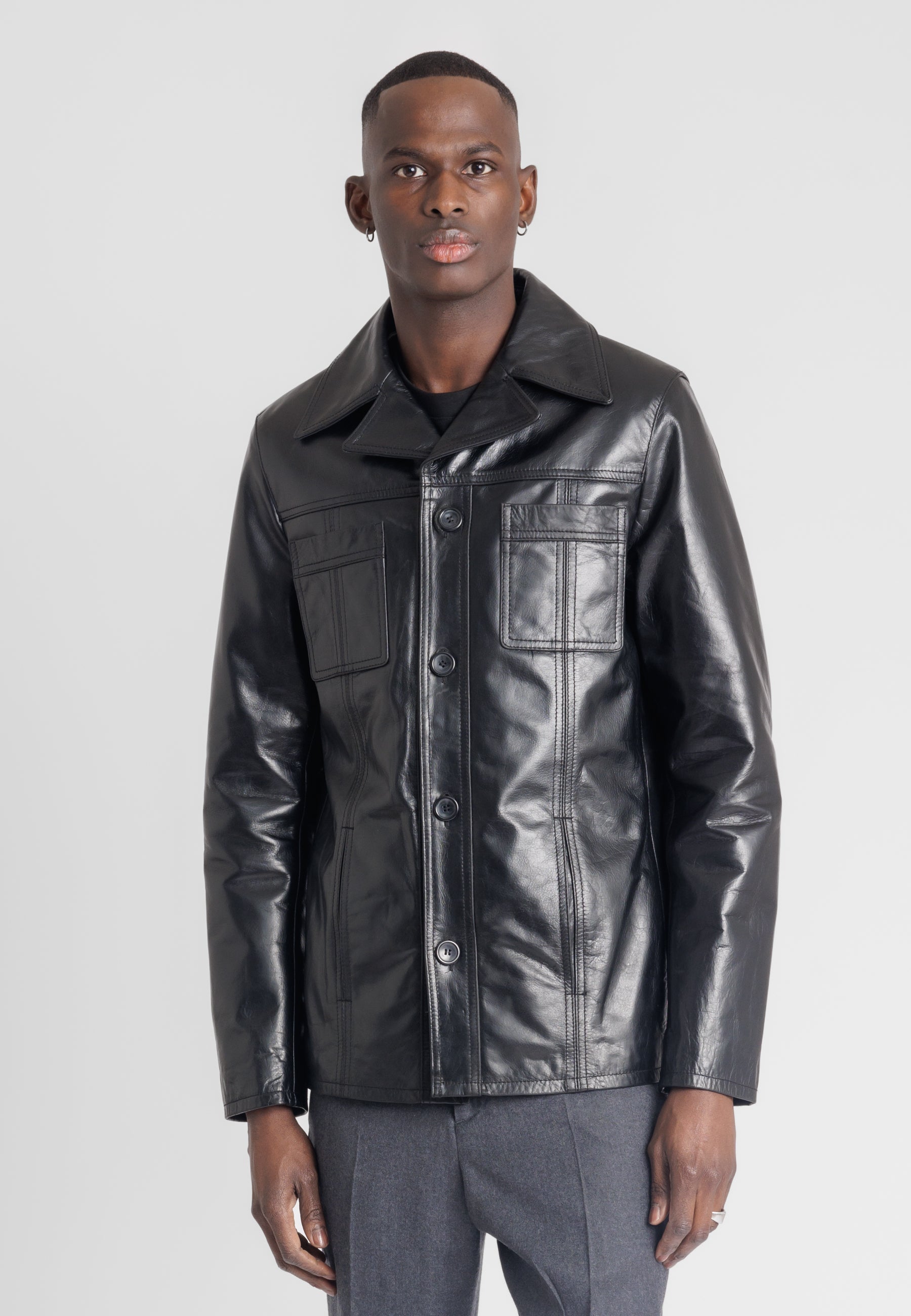 Blouson capuche cuir buffle TAGGART HOOD BUFFLE BLACK - vue portee - Serge Pariente Paris