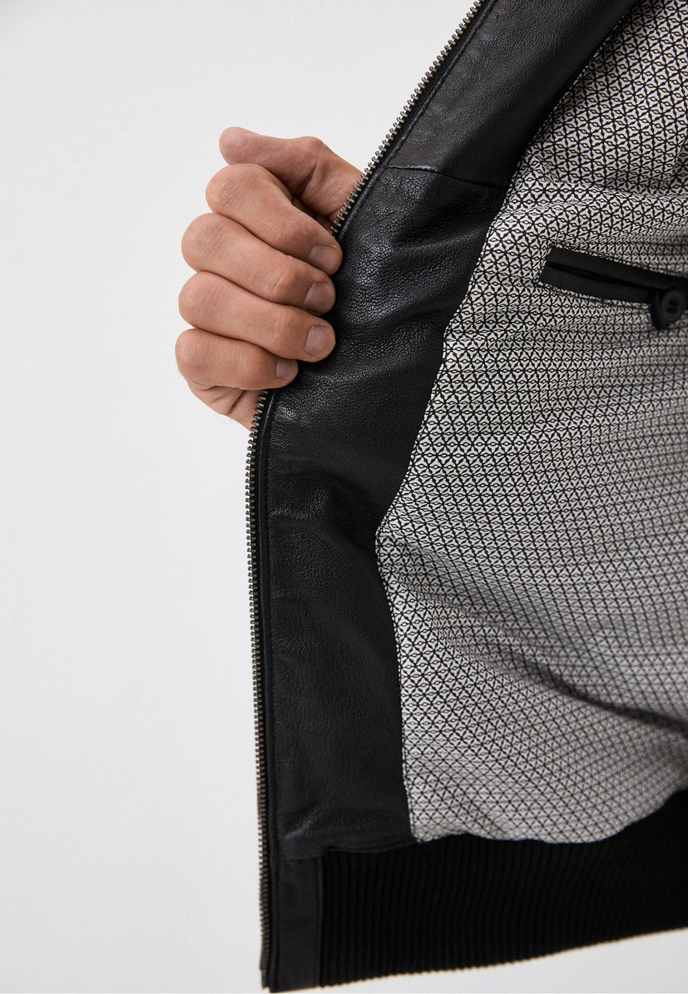 Bomber cuir SOUL BOMBER NF BLACK vue côté — Serge Pariente Paris