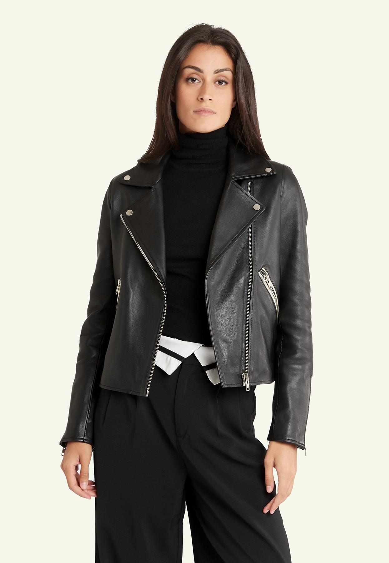 Veste cuir ALEXIA BLACK LIGHT SILVER - vue detail - Serge Pariente Paris