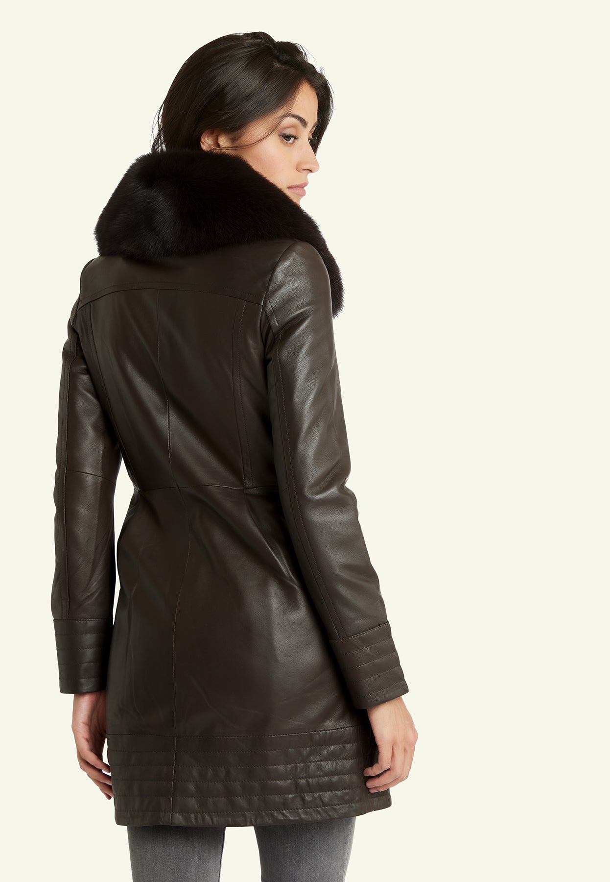 TOTTI BROWN porté femme manteau cuir mouton brun — Serge Pariente