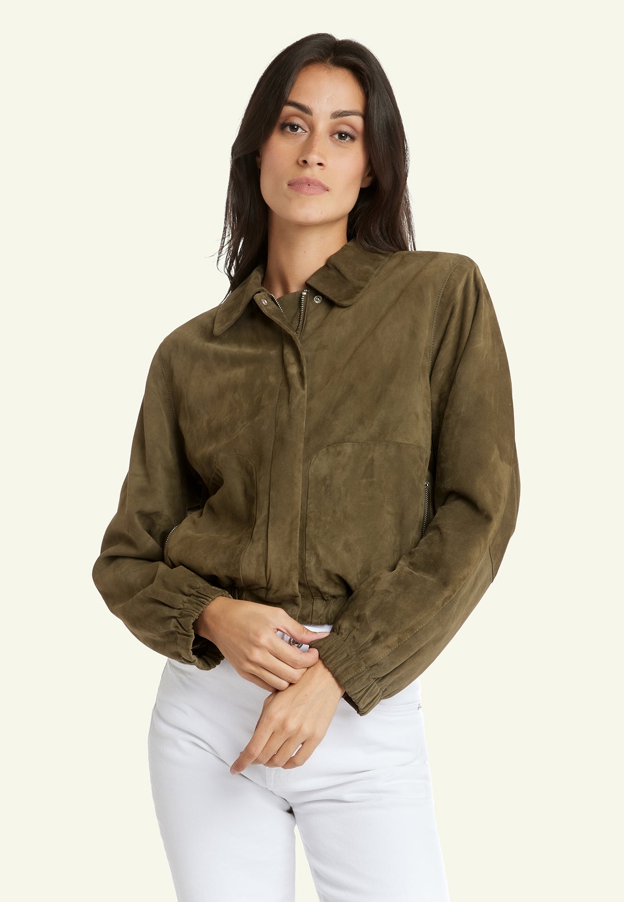 Clothilde vs Khaki