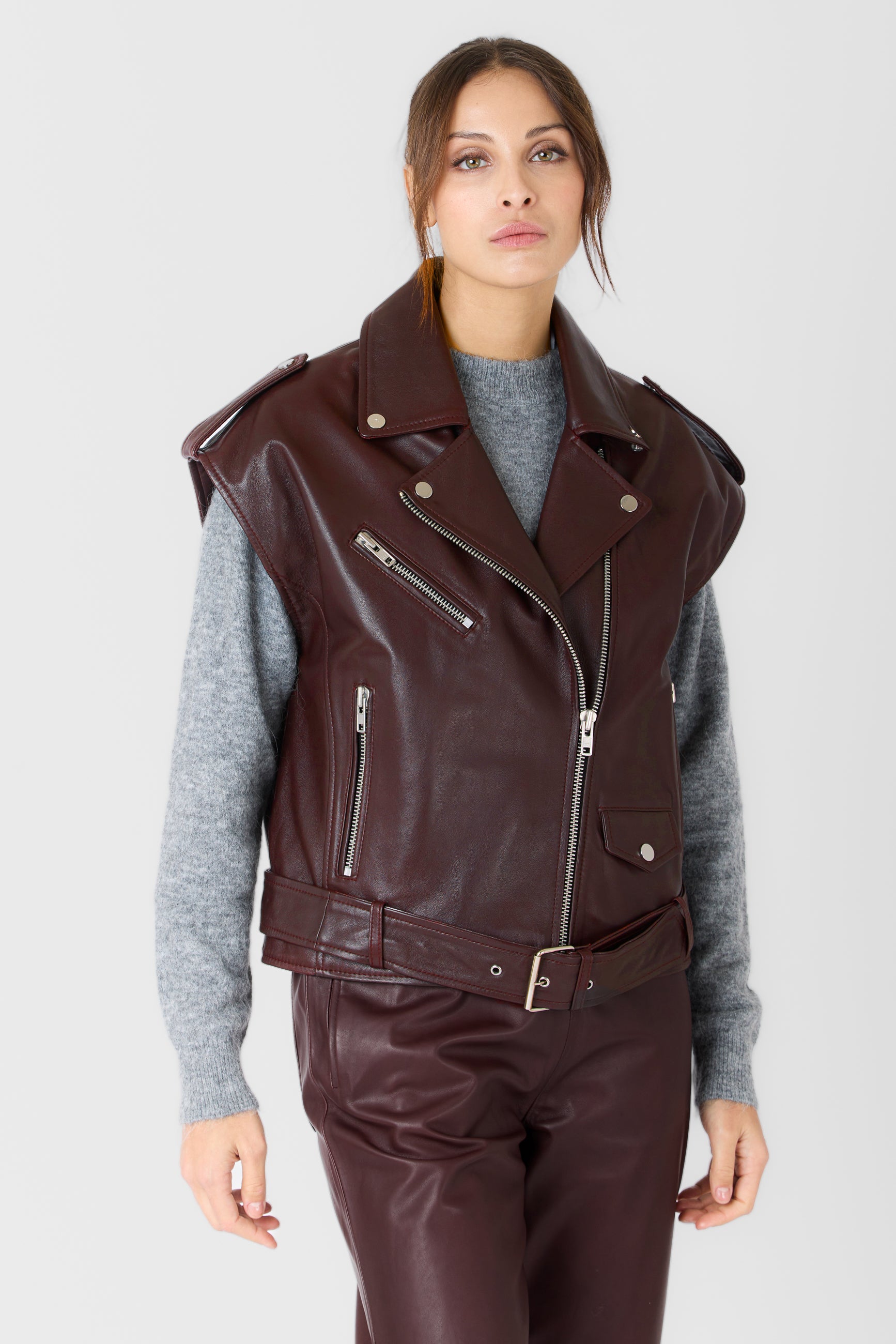 Gilet cuir long STEF GILET LONG DARK WINE - vue cote - Serge Pariente Paris
