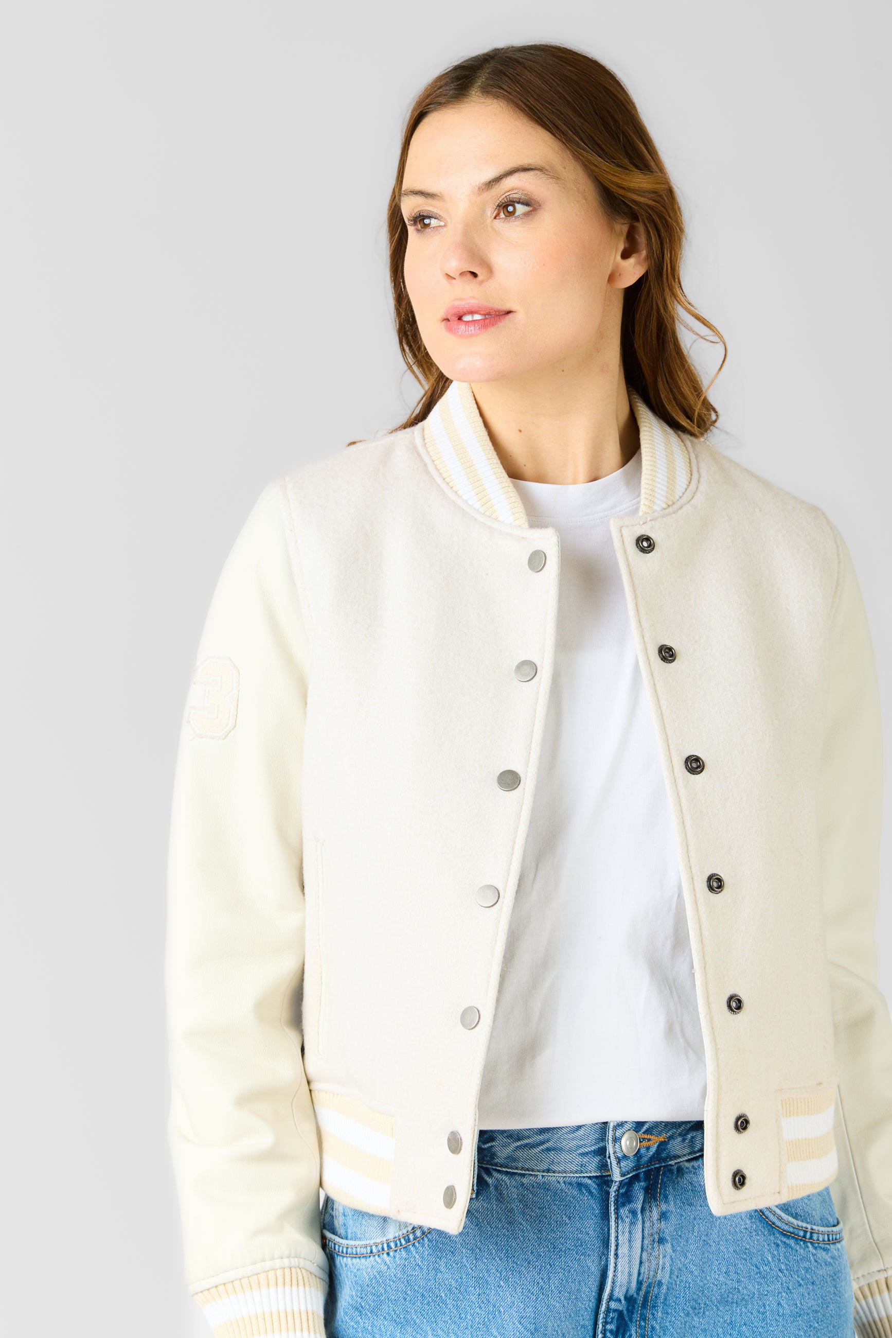 Varsity Bomber Women Beige y White