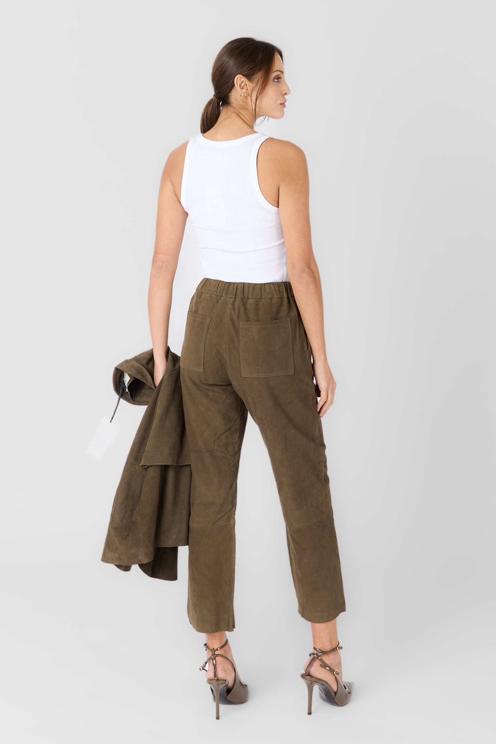 SARAH PANT VS KHAKI
