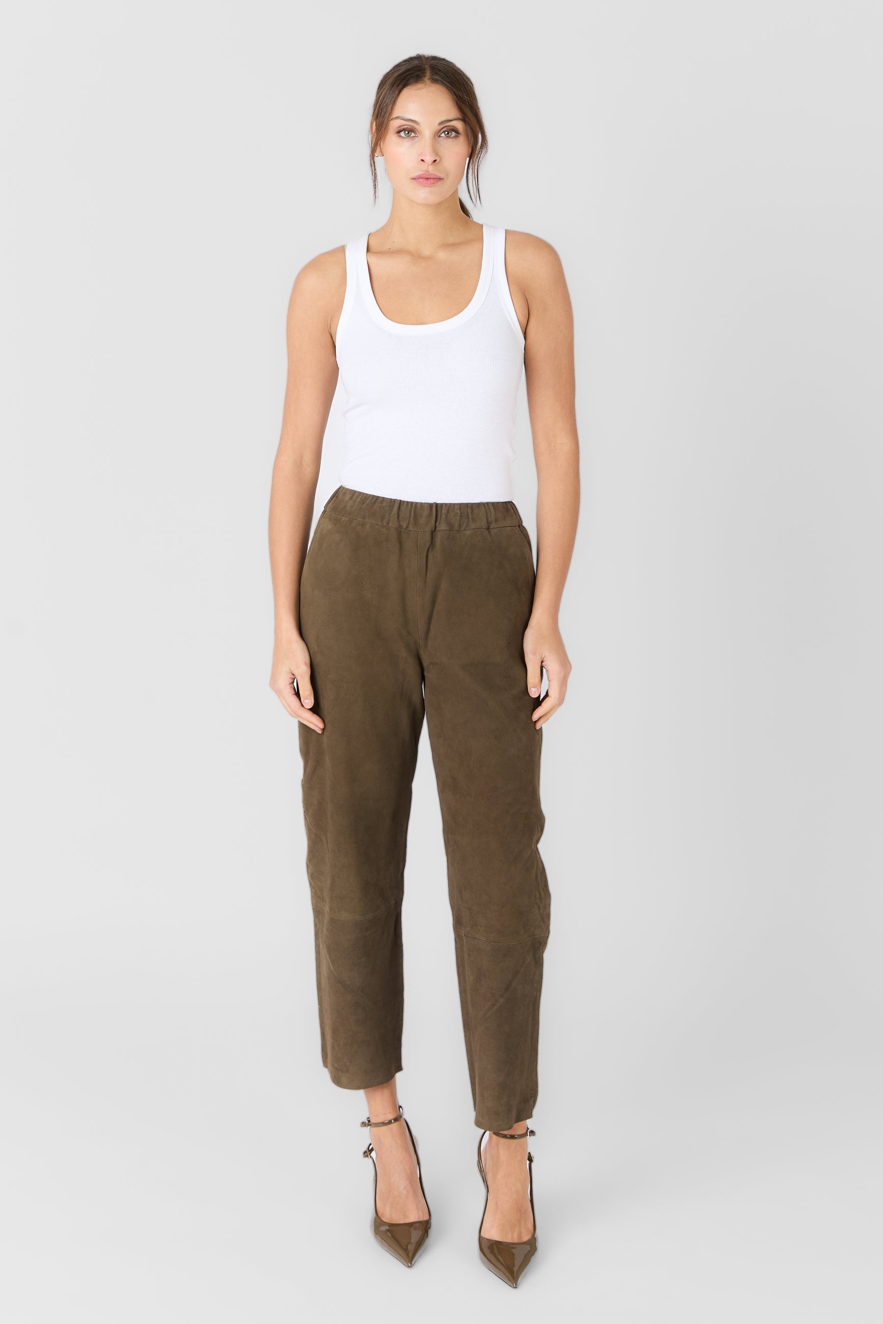 SARAH PANT VS KHAKI