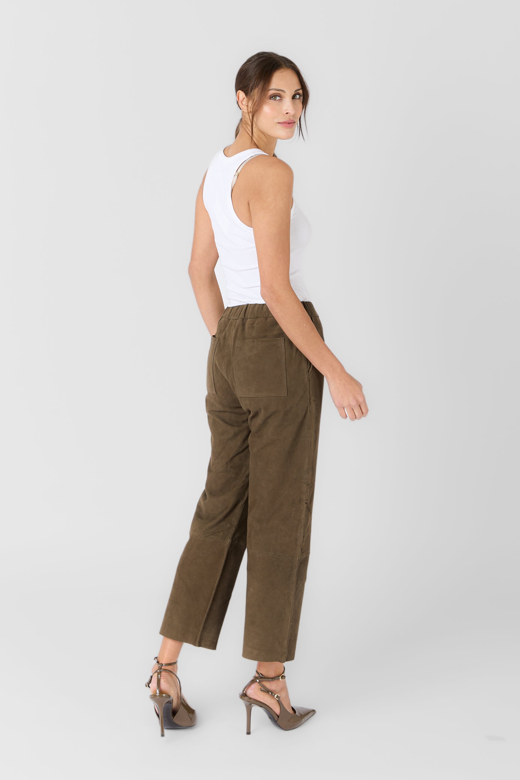 SARAH PANT VS KHAKI