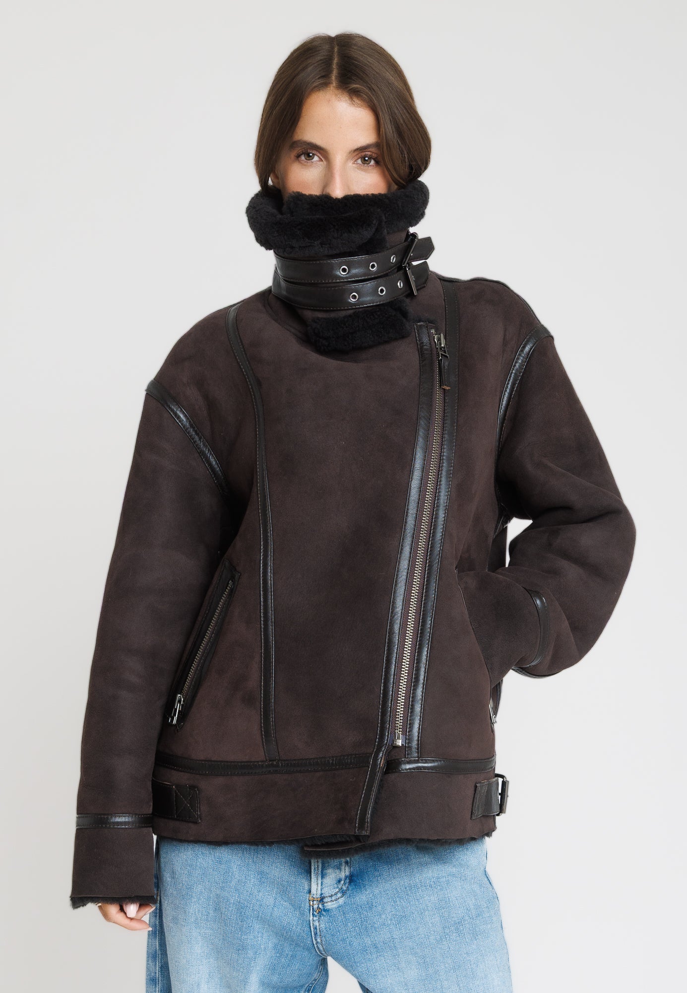 Veste cuir CHRISTELLE BROWN - vue portee - Serge Pariente Paris