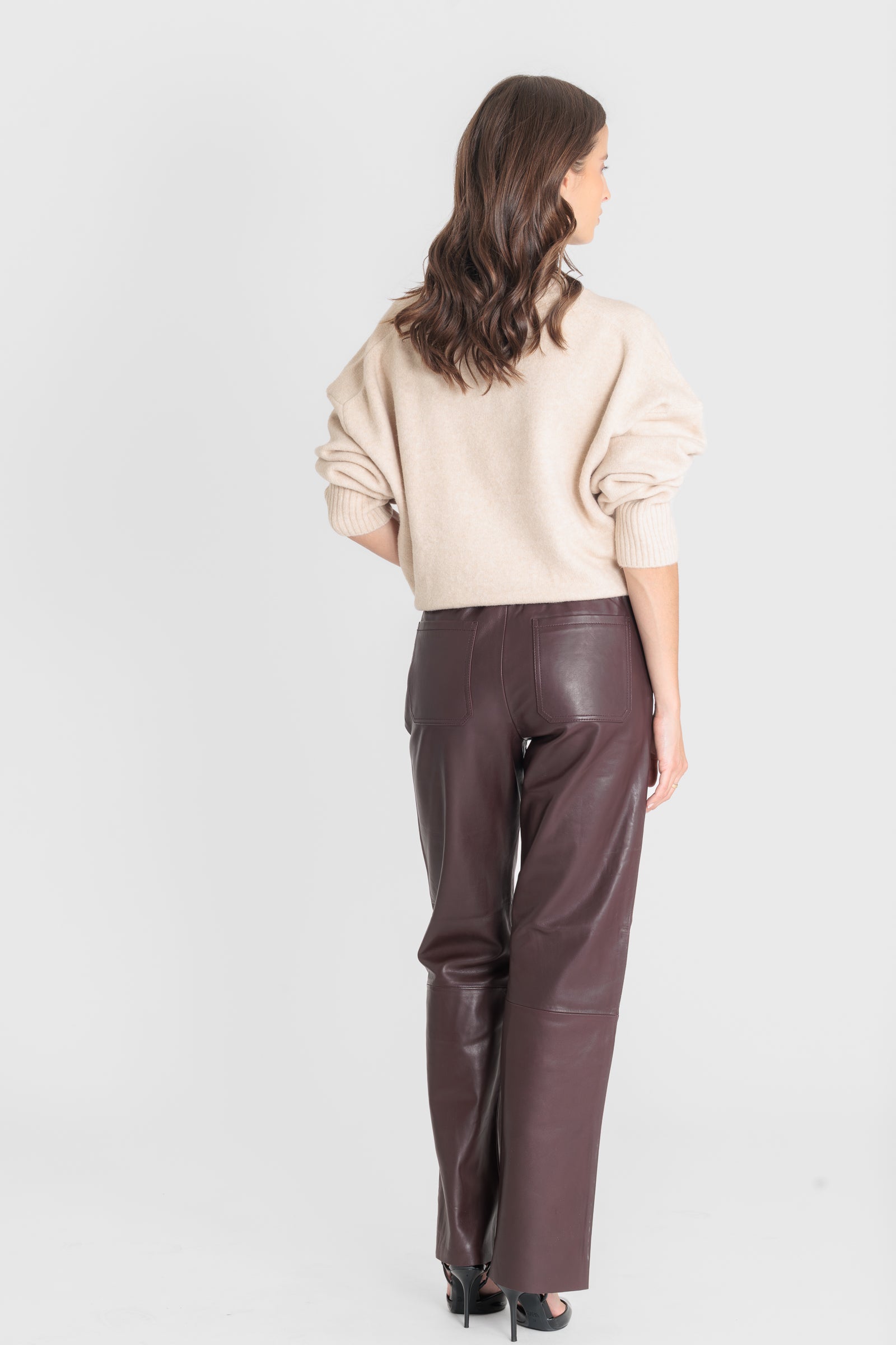 Pantalon cuir ELEONORE PANTALON D/WINE - vue portee - Serge Pariente Paris