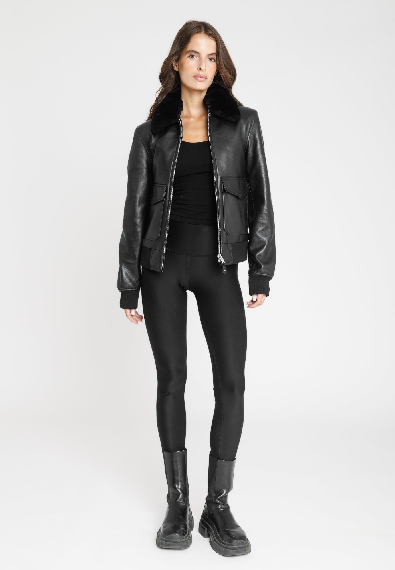 Blouson cuir ROMANE BLACK vue portée complémentaire — Serge Pariente Paris