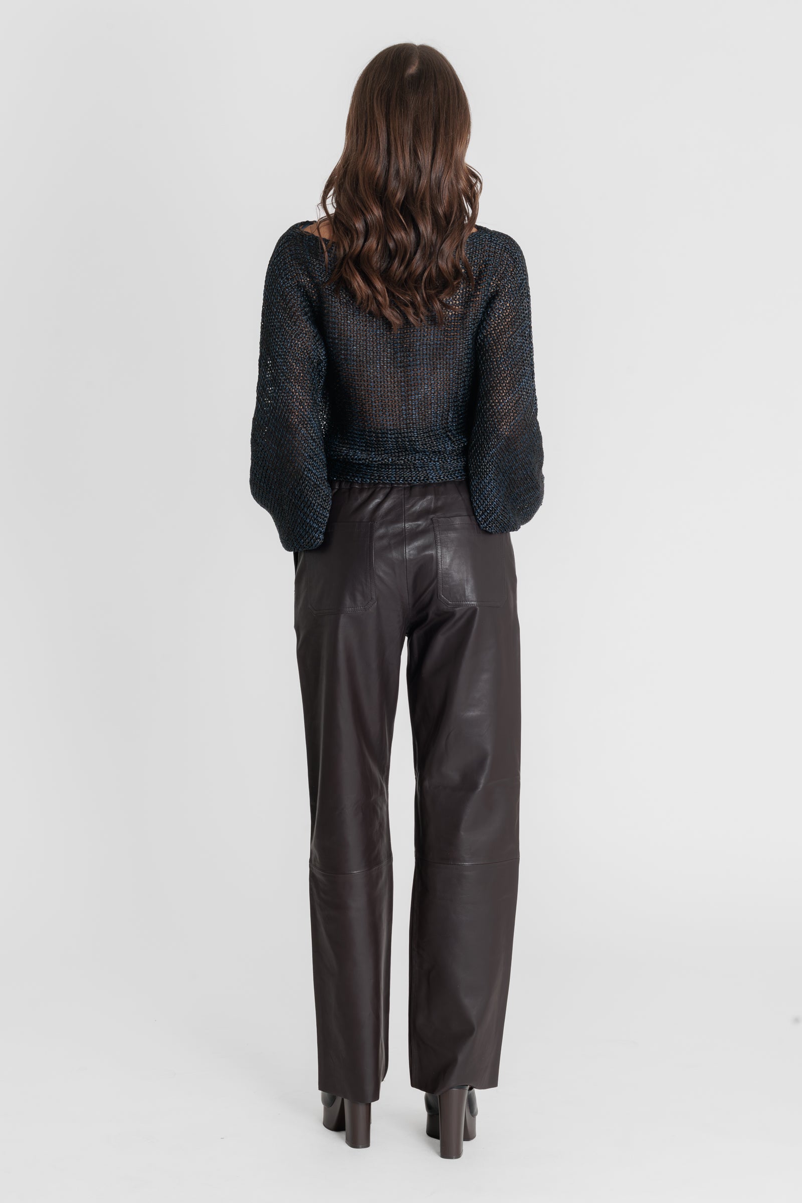Pantalon cuir ELEONORE PANTALON BROWN - vue portee - Serge Pariente Paris