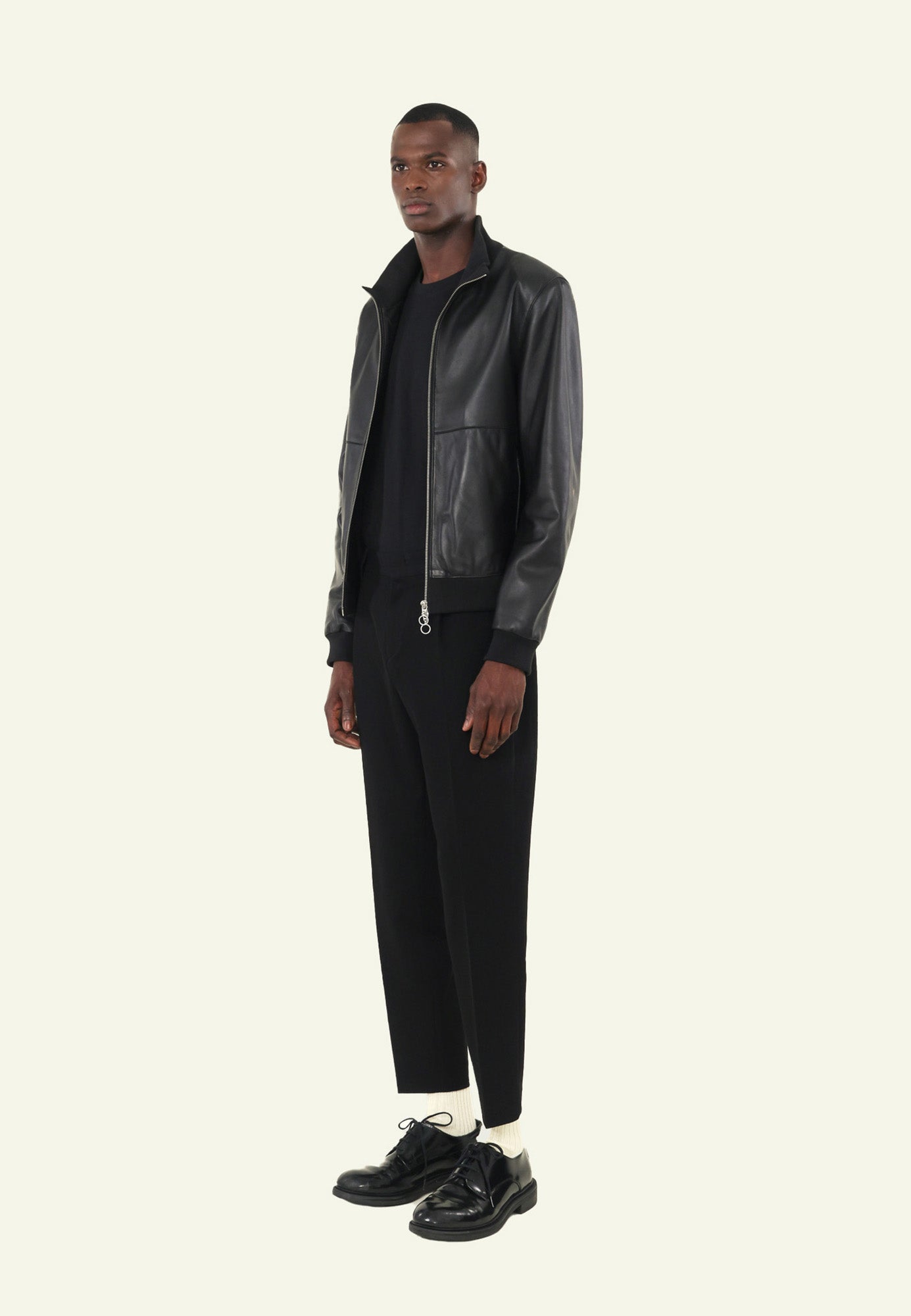 DISCRET BLACK