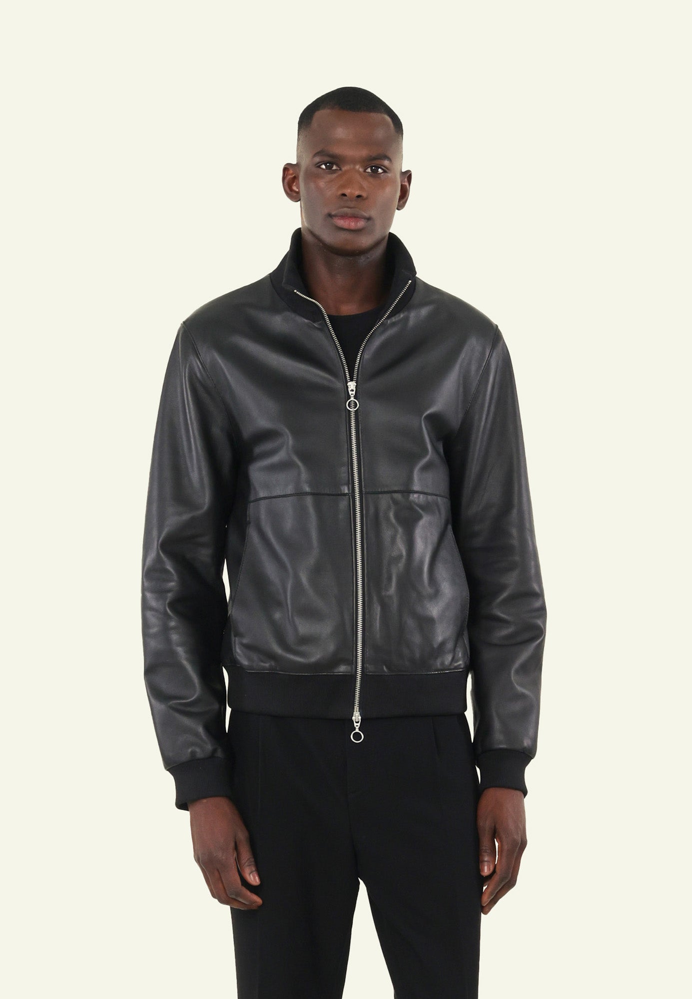 DISCRET BLACK