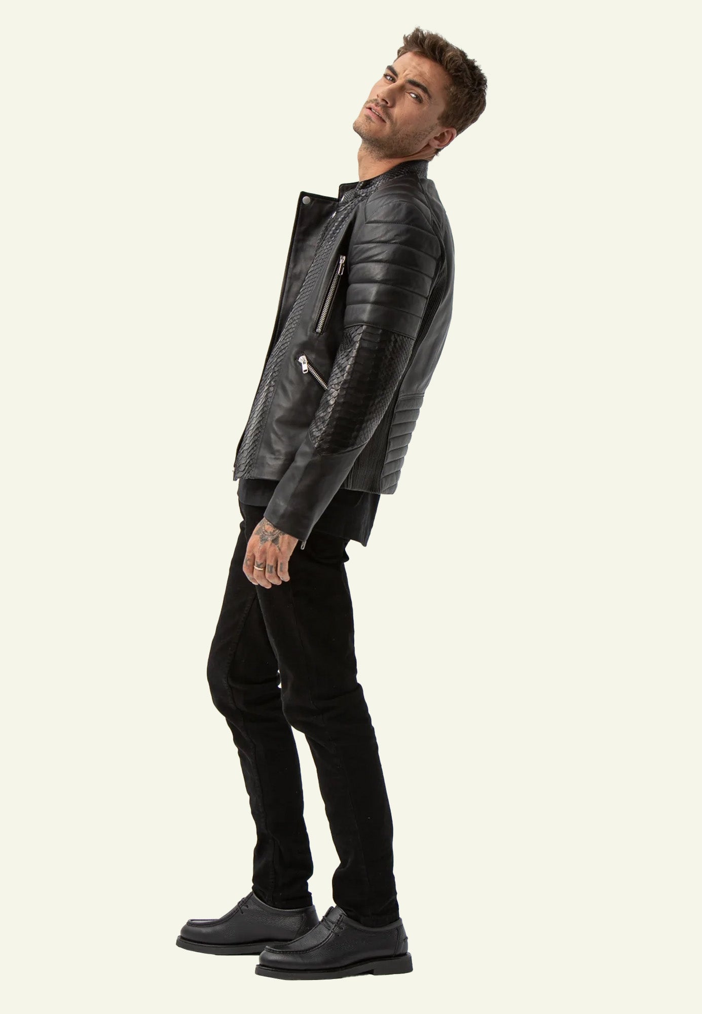 Blouson cuir python GLADIATOR PYTHON BLACK vue zoom matière — Serge Pariente Paris