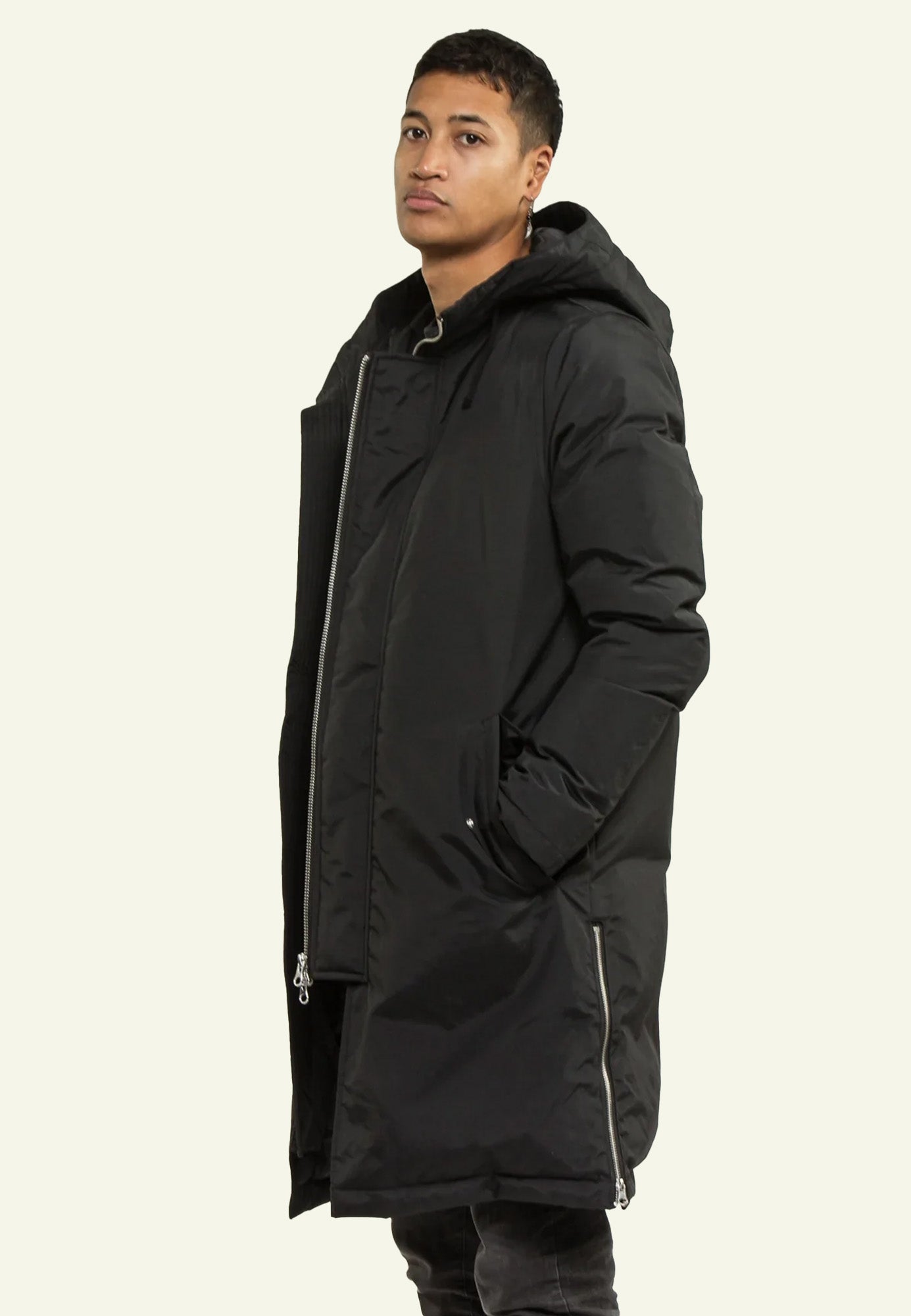 GROUND BLACK porté homme parka longue cuir — Serge Pariente Paris