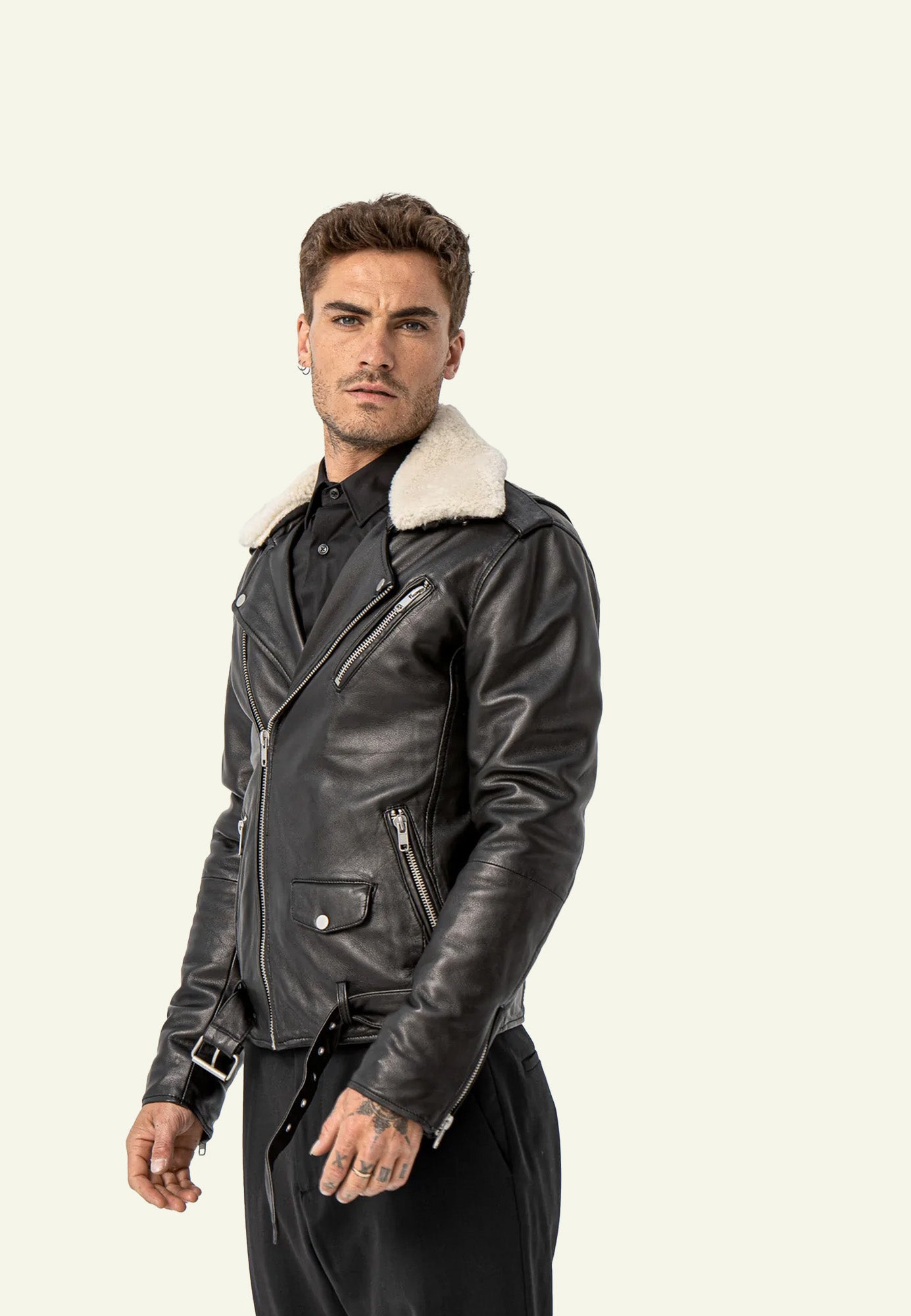 Perfecto cuir col mouton porté homme — Serge Pariente Paris