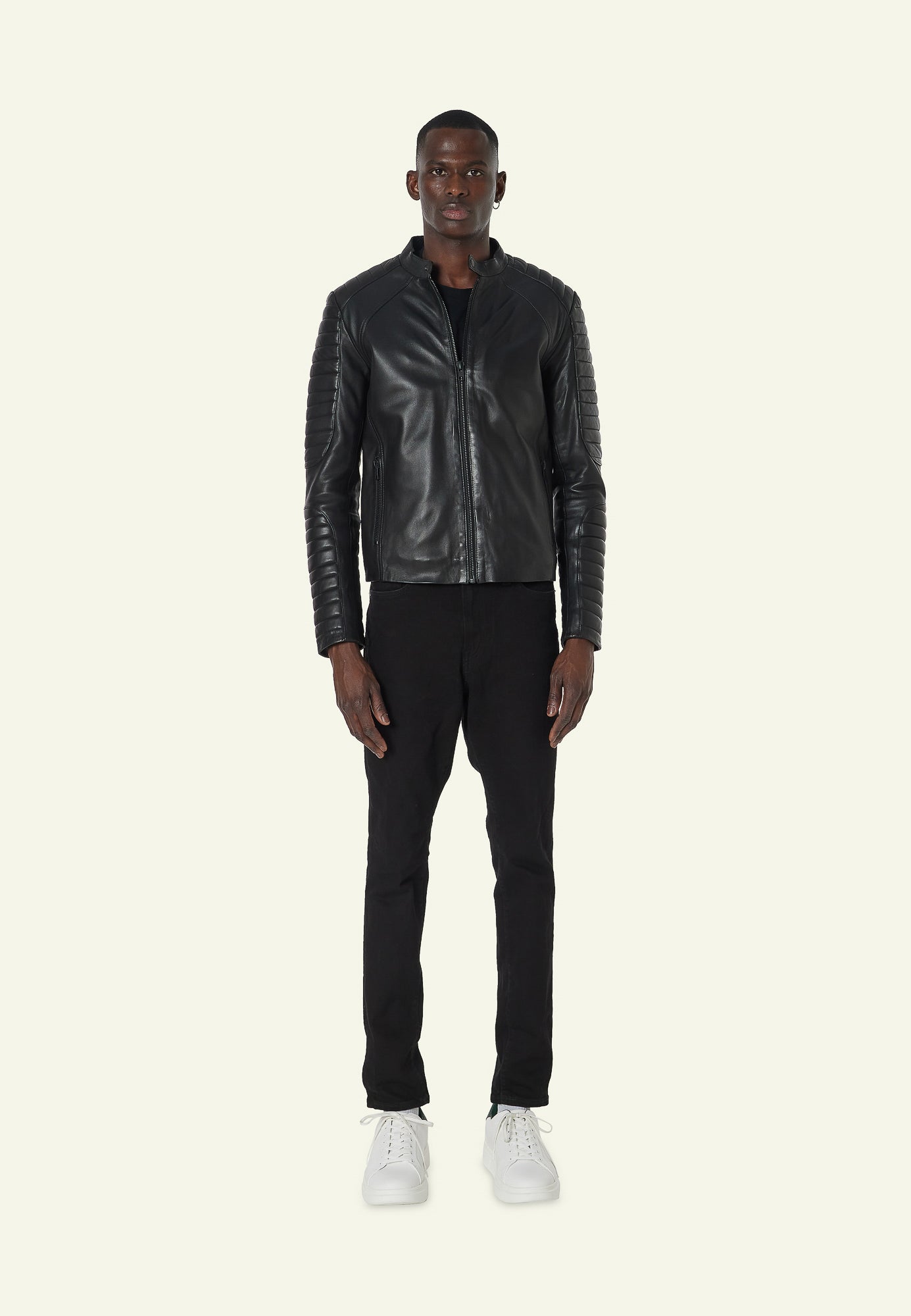 LEMAN BLACK porté homme blouson cuir mouton — Serge Pariente Paris