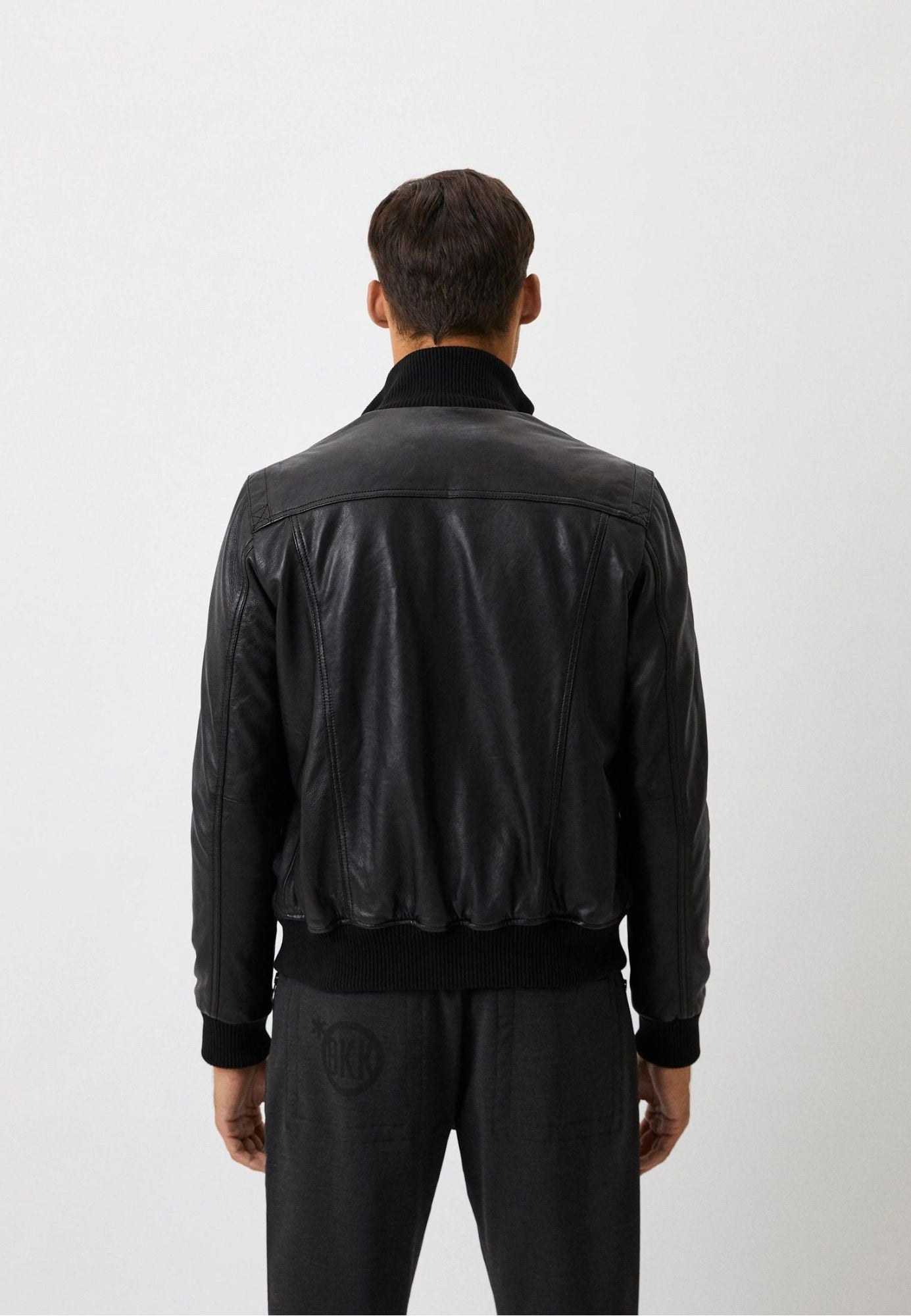 Détail col côtelé bomber cuir mouton noir — Serge Pariente Paris