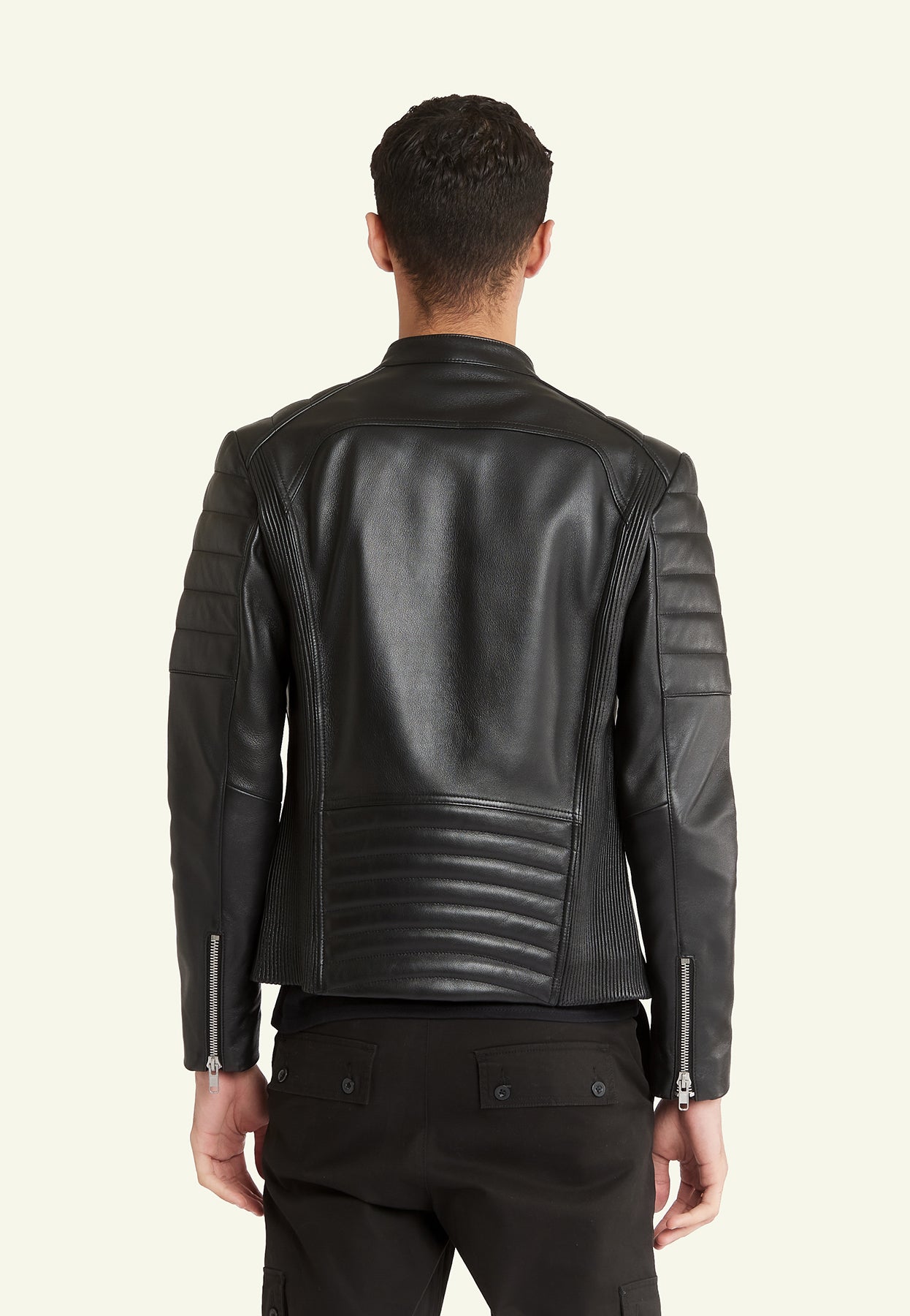 Détail col montant zip WARRIOR BLACK cuir mouton — Serge Pariente