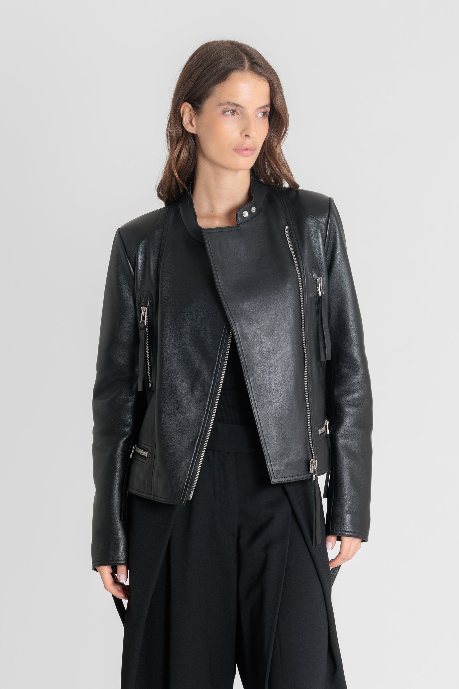 Blouson cuir VEA BLACK - vue cote - Serge Pariente Paris