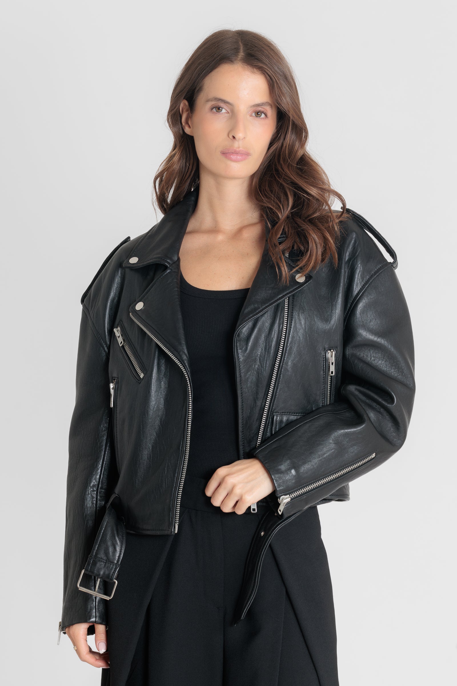 Gilet cuir STEF NZ BLACK - vue portee - Serge Pariente Paris