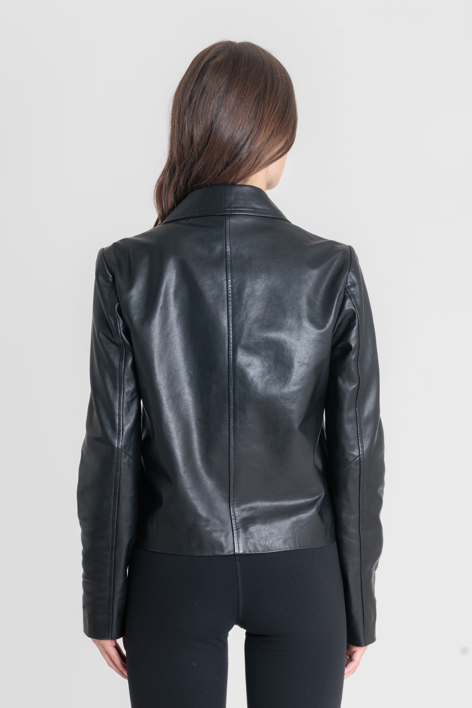 Blouson cuir ELINA BLACK - vue portee - Serge Pariente Paris