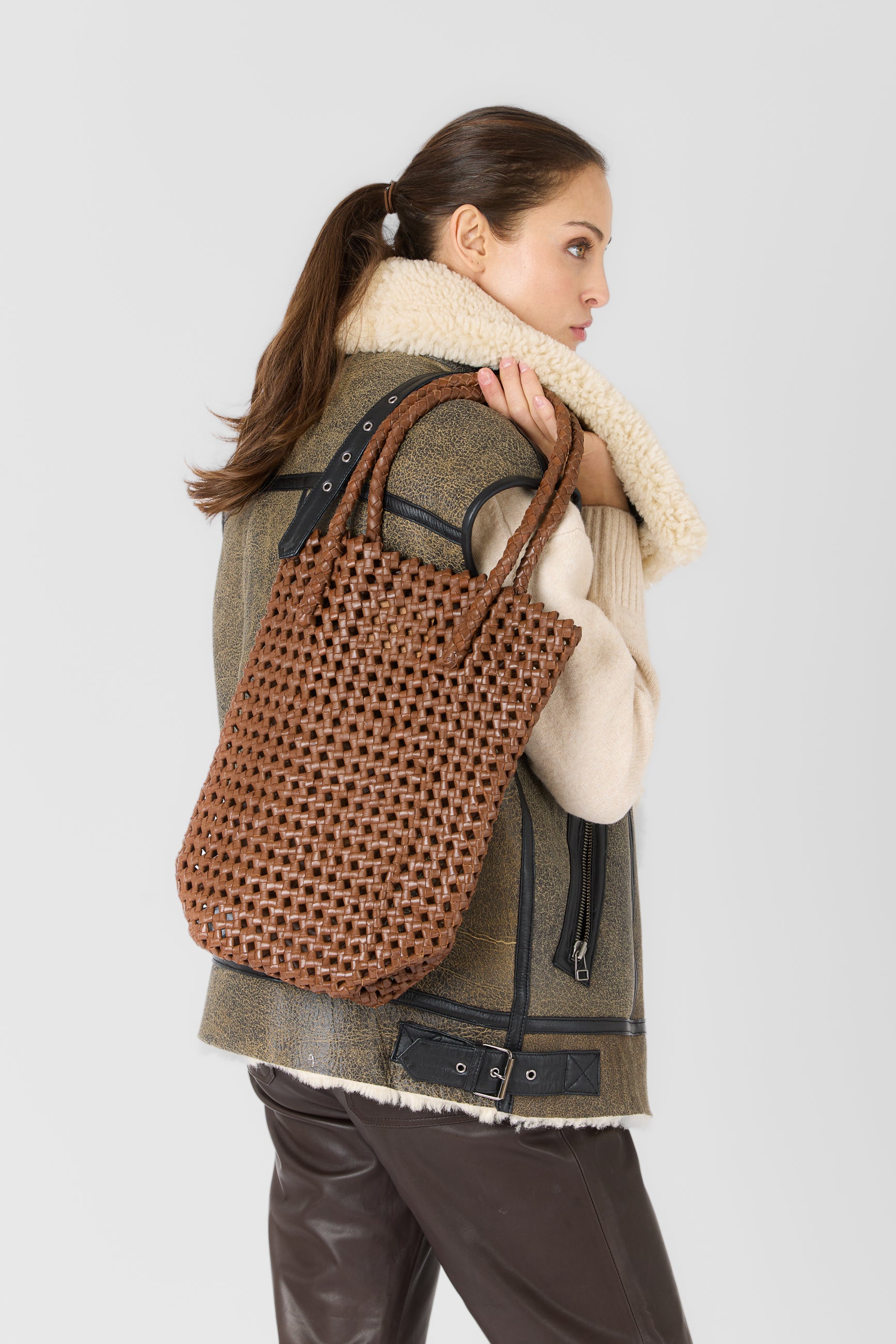 Sac cuir HAND BAG SMALL COGNAC - vue dos - Serge Pariente Paris