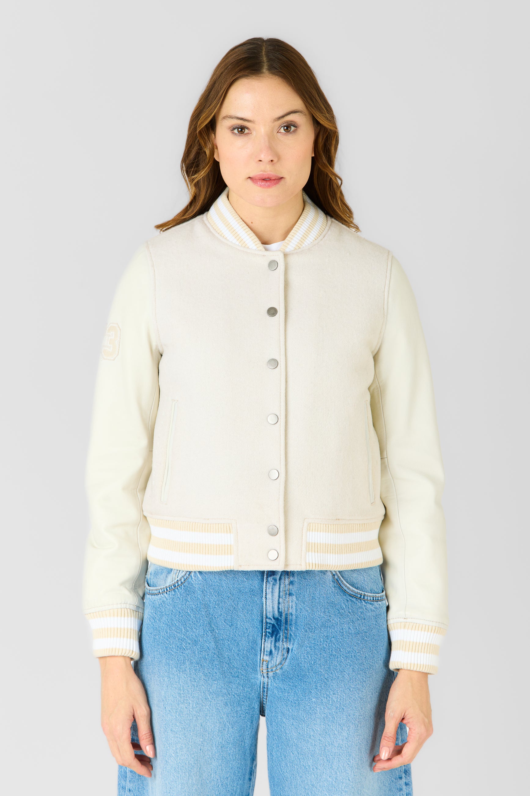 Blouson varsity VARSITY BOMBER WOMEN BEIGE ET WHITE - vue detail - Serge Pariente Paris