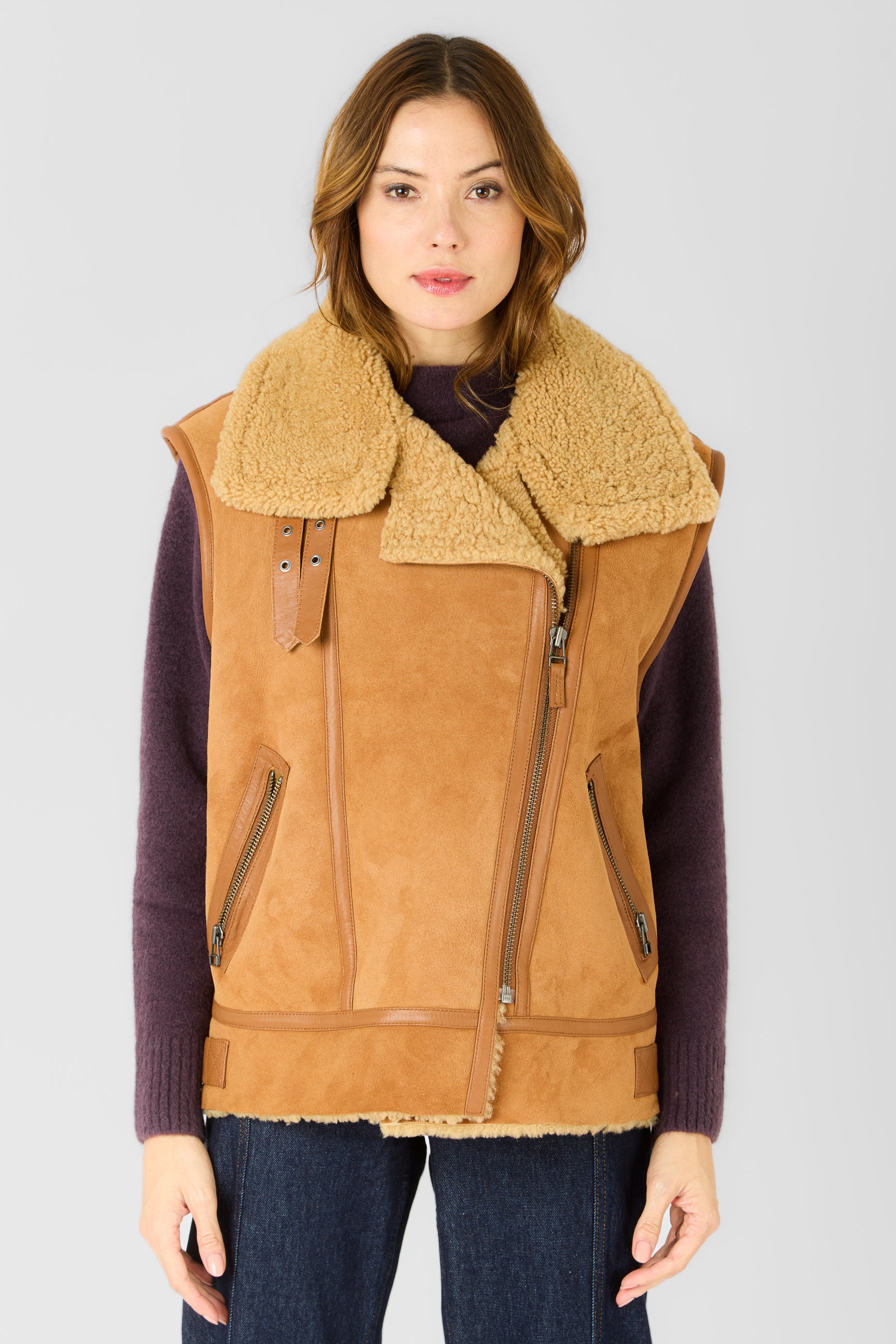 Gilet cuir CHRISTELLE GILET TOBACCO - vue portee - Serge Pariente Paris
