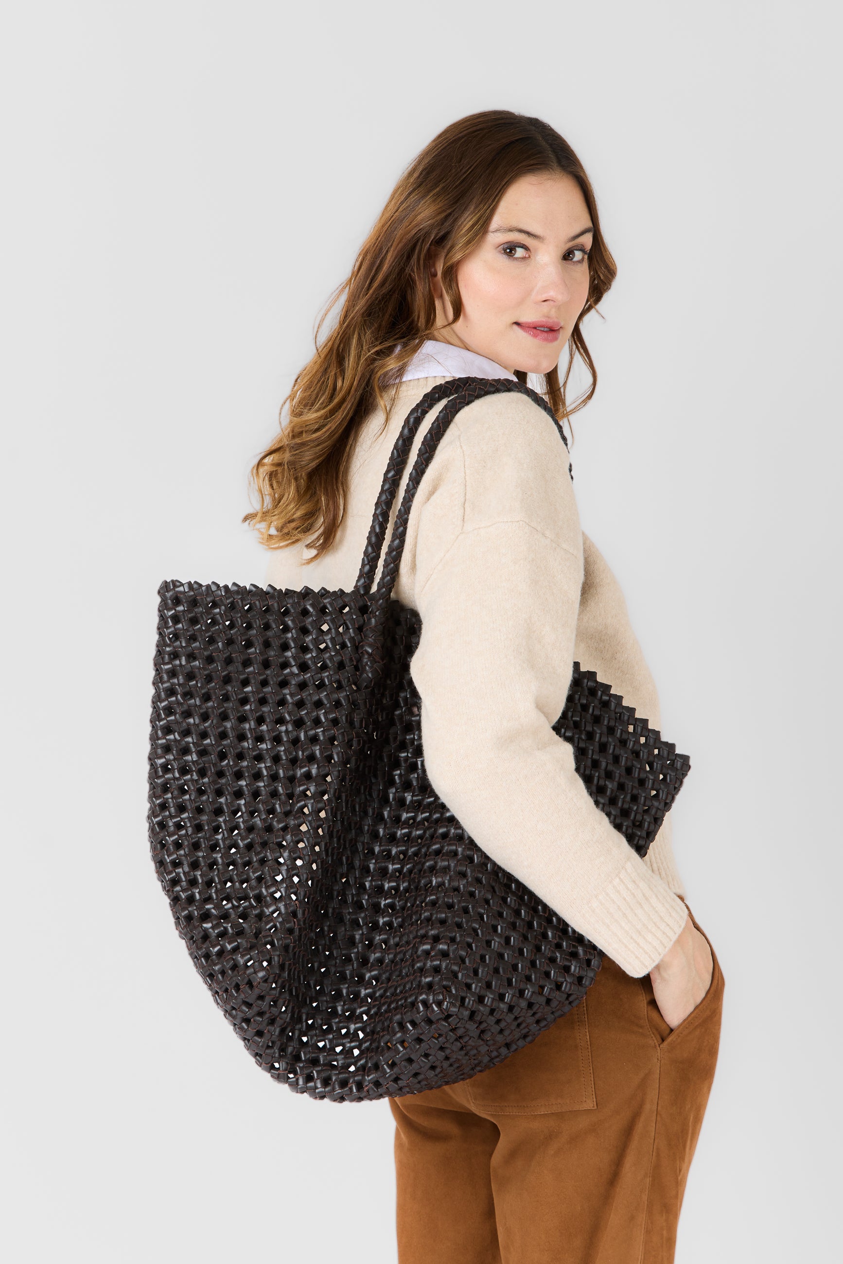 Sac cuir HAND BAG BLACK - vue dos - Serge Pariente Paris