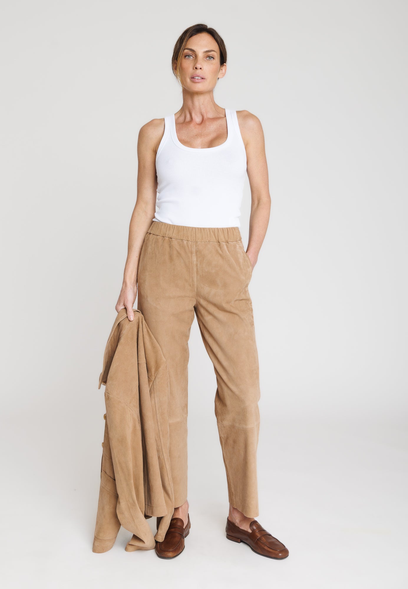 SARAH PANT VS BEIGE