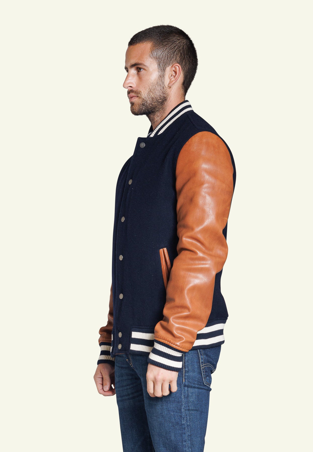 Blouson varsity VARSITY BLUE ET COGNAC - vue portee - Serge Pariente Paris