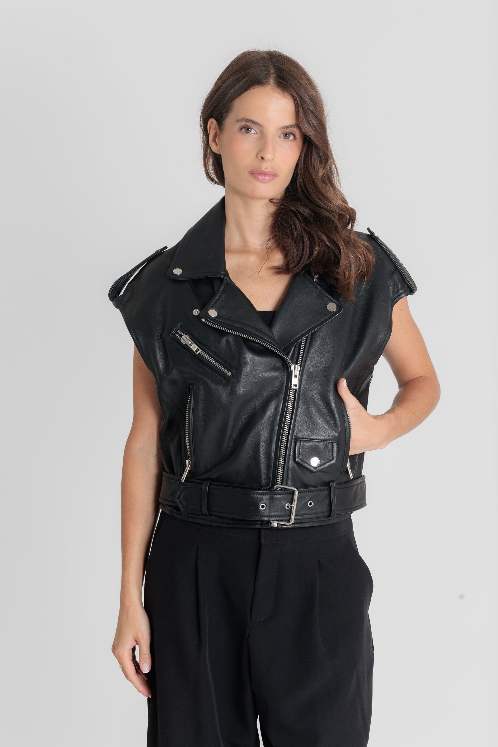 Gilet cuir STEF GILET BLACK - vue complementaire 2 - Serge Pariente Paris