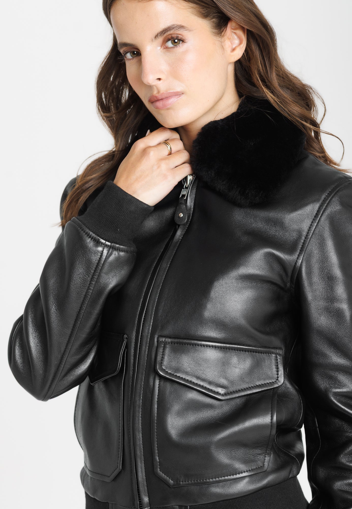 Blouson aviateur cuir mouton noir femme ROMANE BLACK face — Serge Pariente