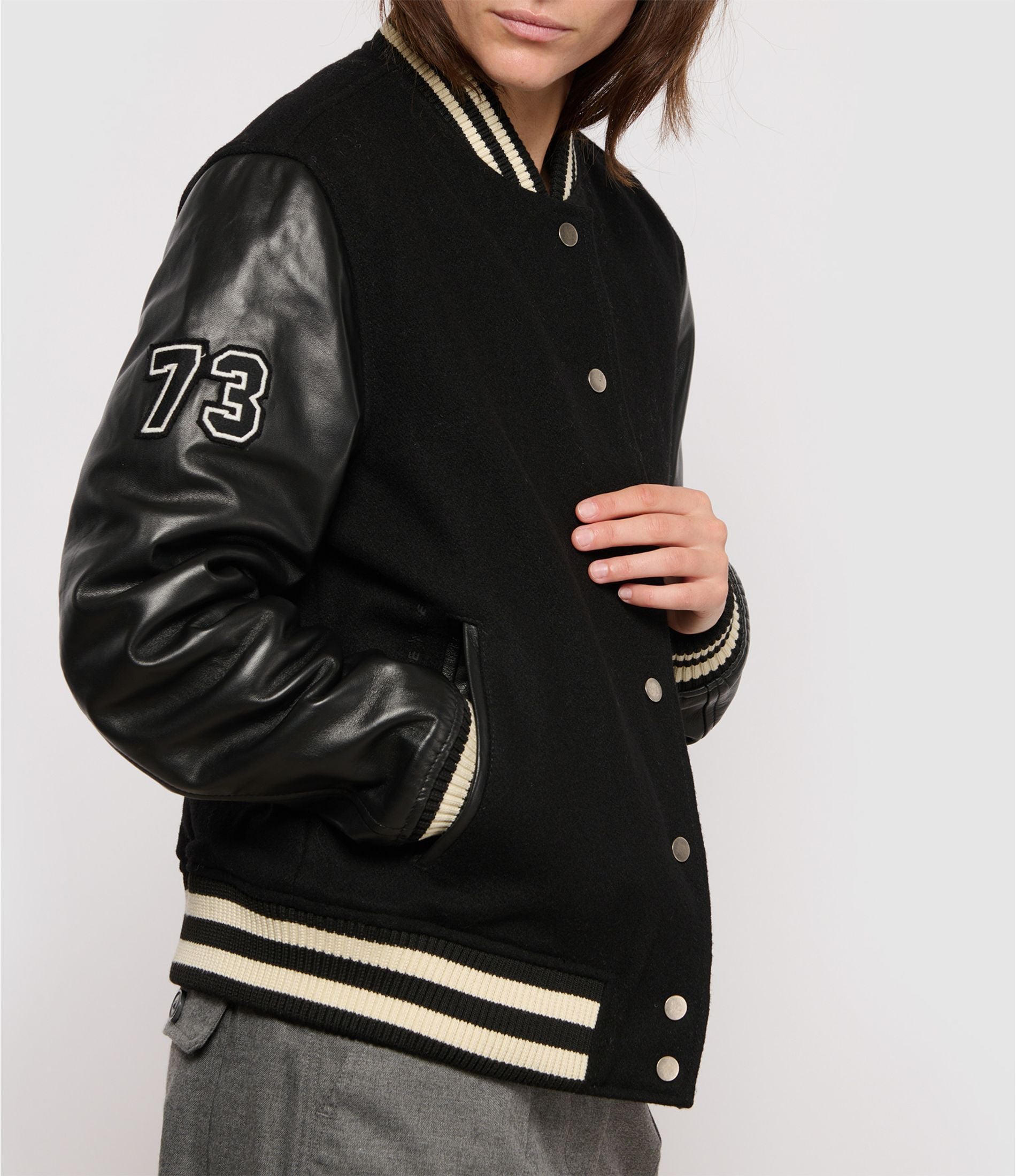 VARSITY BOMBER WOMEN BLACK WHITE