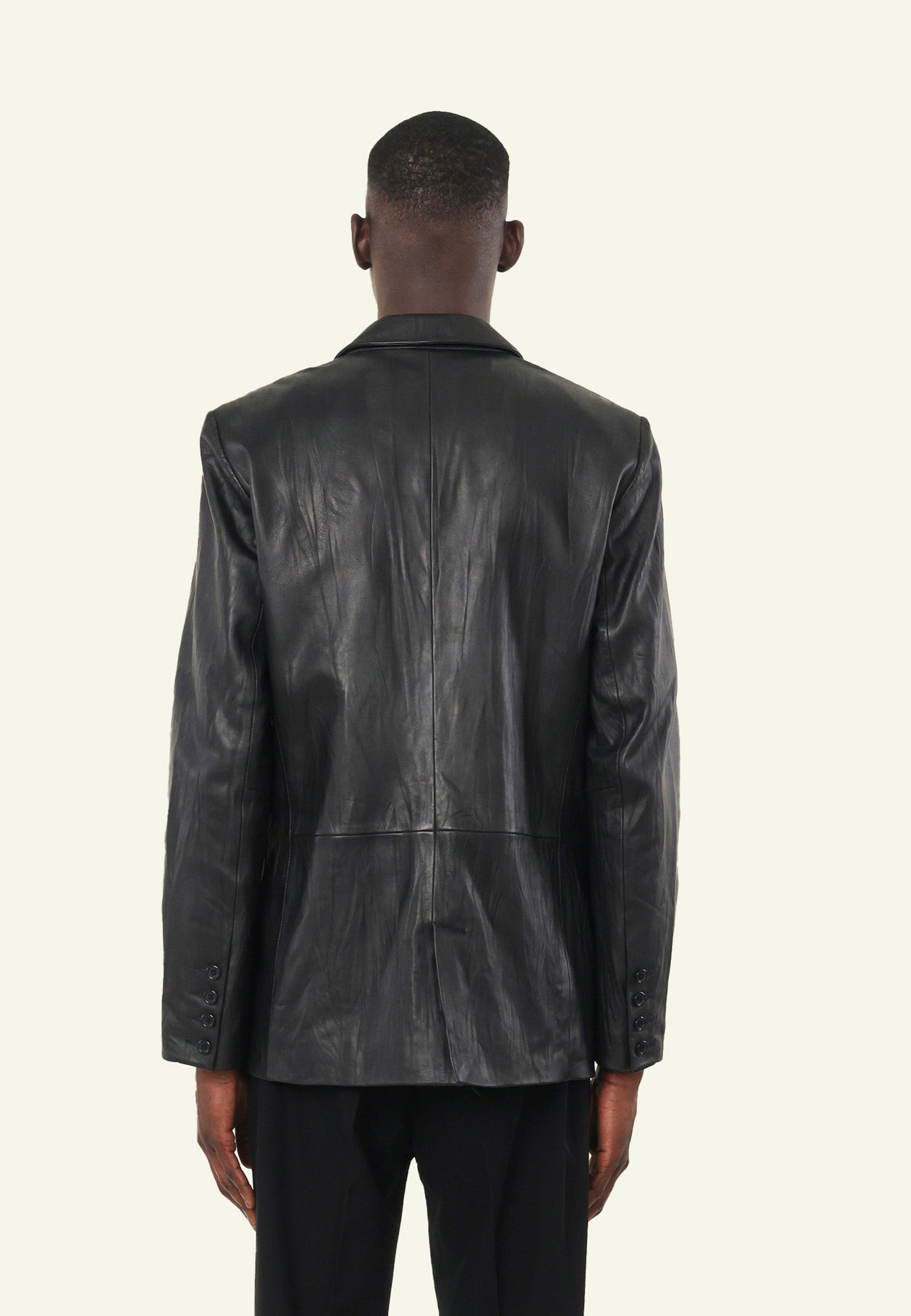 BLAZER TWISTED BLACK porté homme blazer cuir noir — Serge Pariente