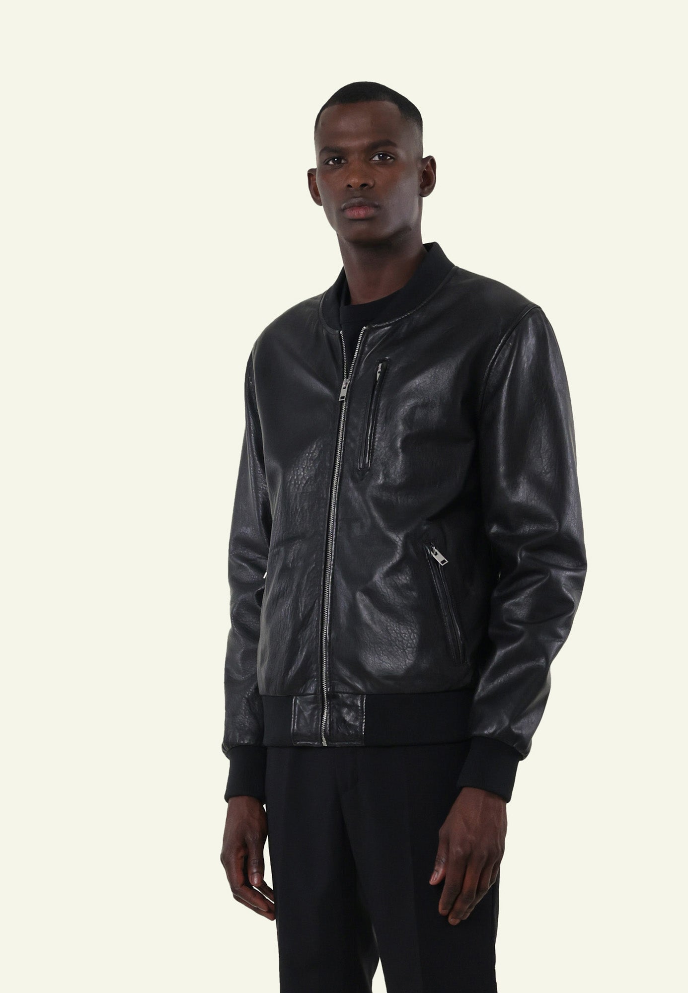 Détail poche zip verticale BONZIP BLACK — Serge Pariente Paris