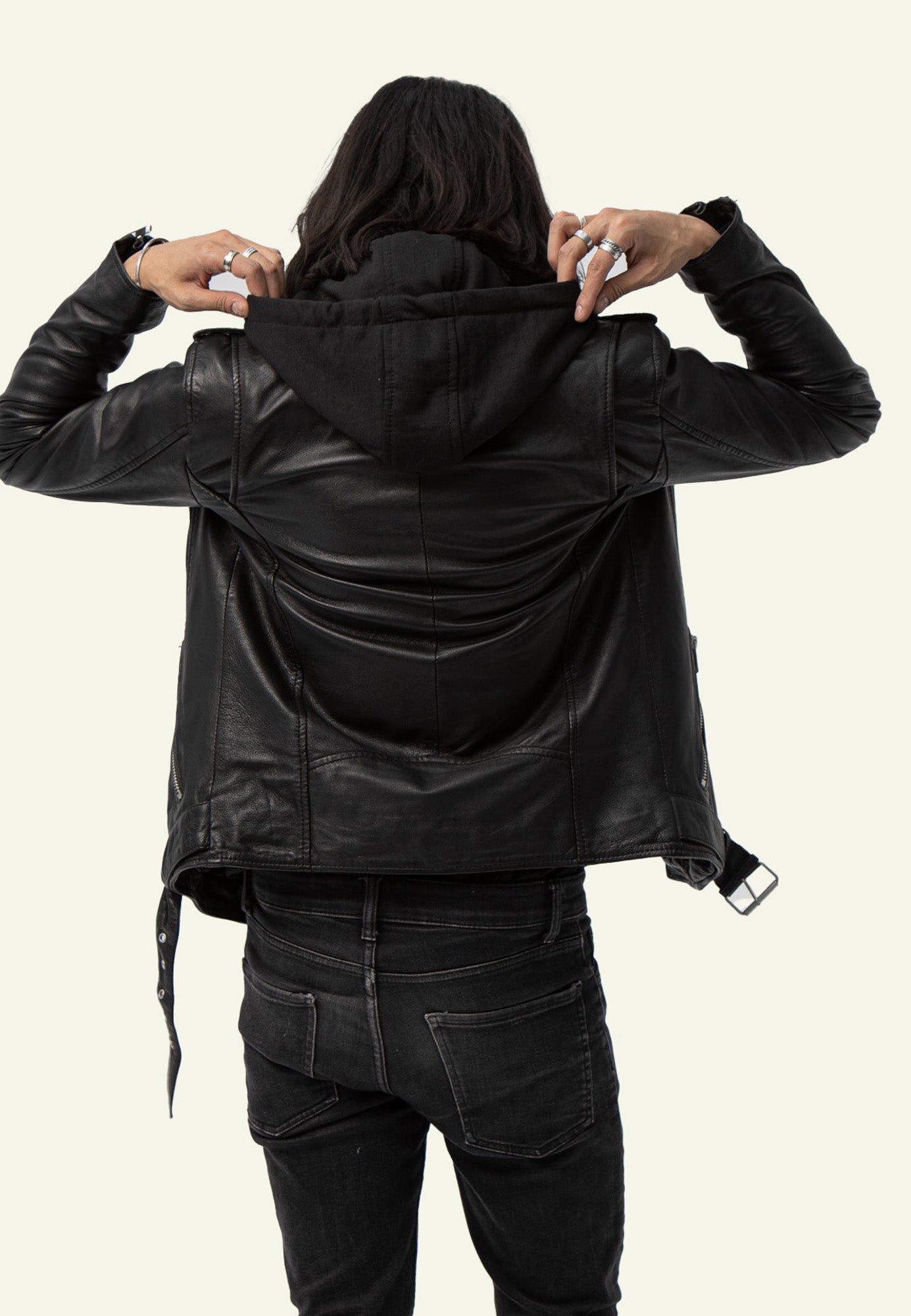 Détail capuche amovible perfecto ROCKER HOOD BLACK — Serge Pariente