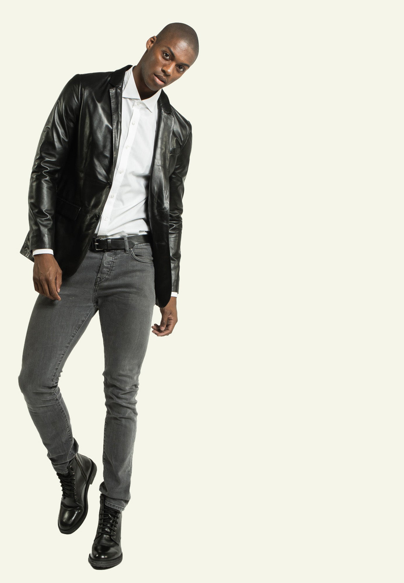 Blazer cuir mouton noir 2 boutons BLAZER MERGE face — Serge Pariente