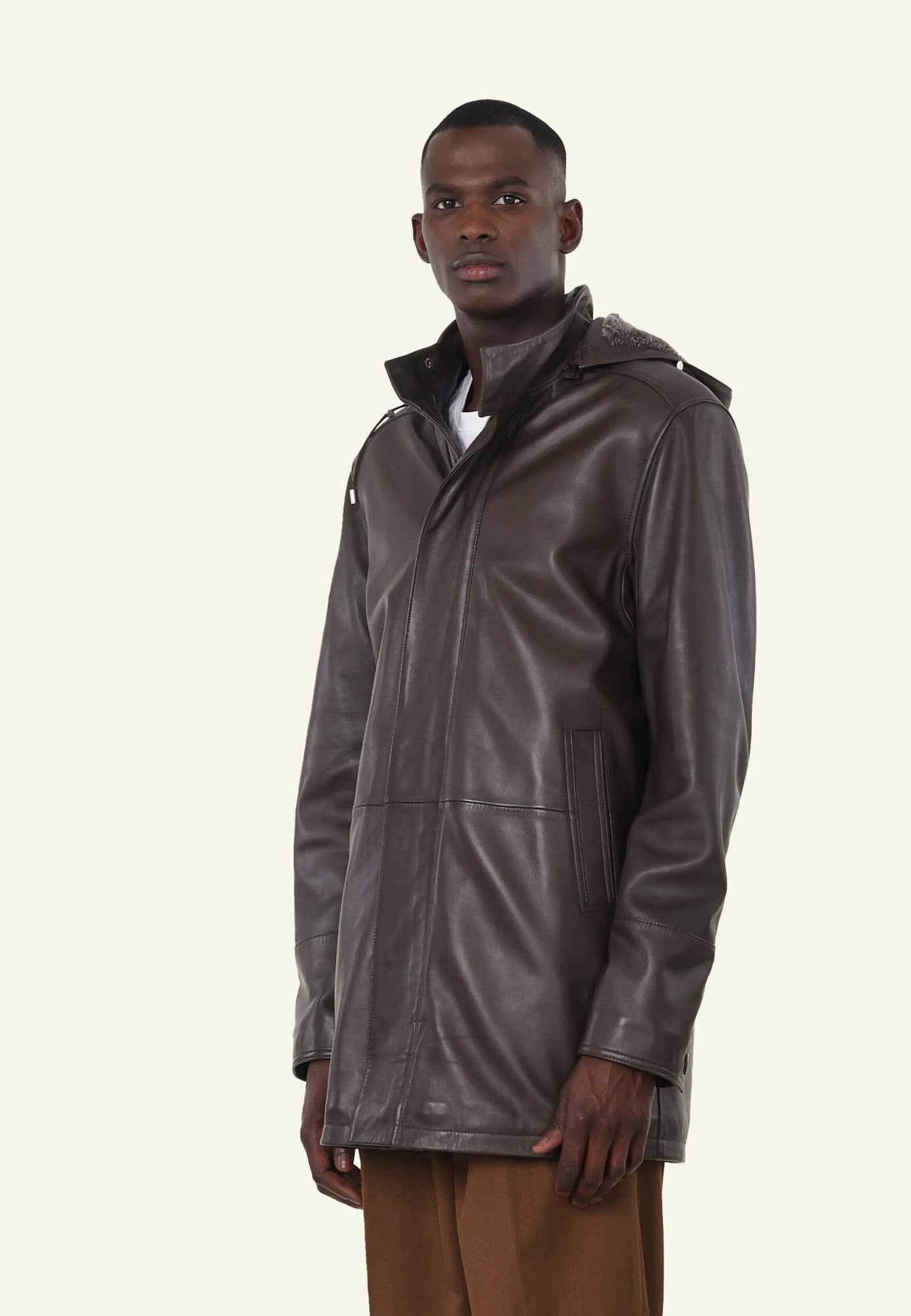 Manteau cuir COAT BROWN vue côté — Serge Pariente Paris