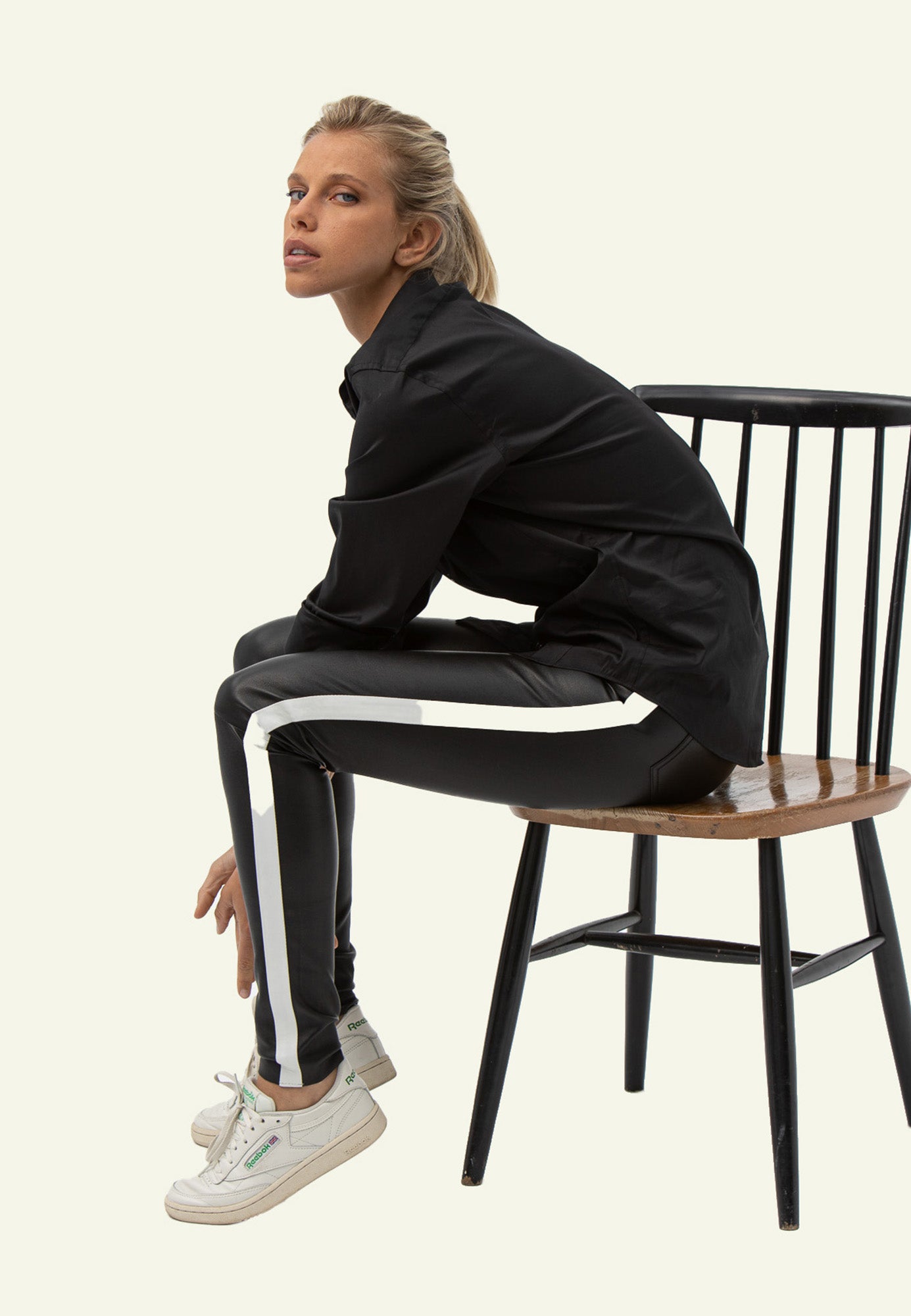 Pantalon cuir stretch bandes blanches femme SEXY HEAVY STRIP face — Serge Pariente