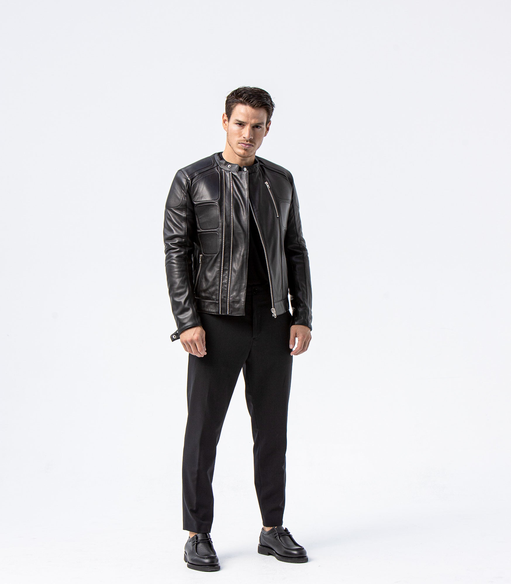Détail zip asymétrique perfecto cuir noir COUTURE — Serge Pariente
