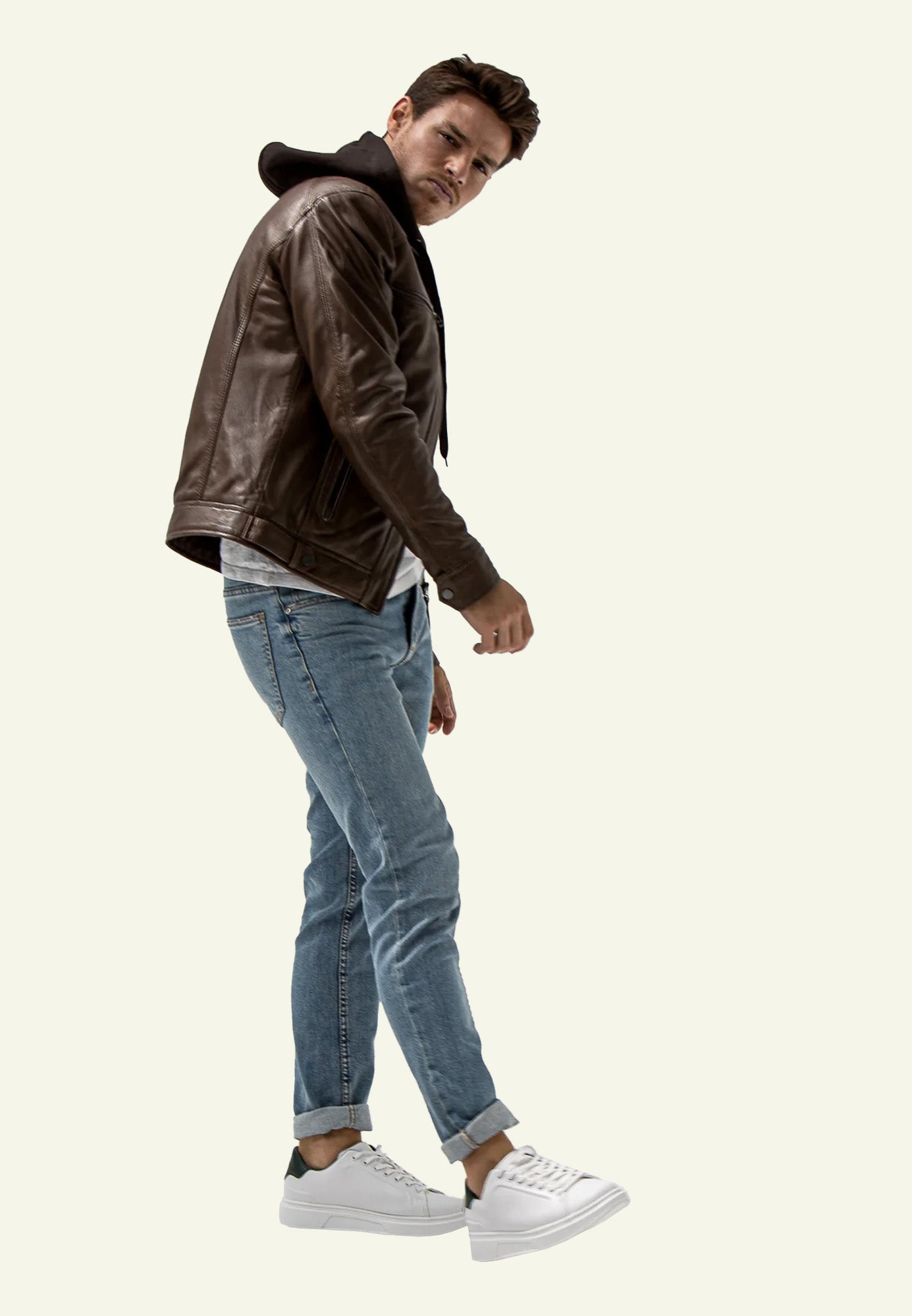 ERICO HOOD NF MOCCA porté homme blouson cuir — Serge Pariente Paris