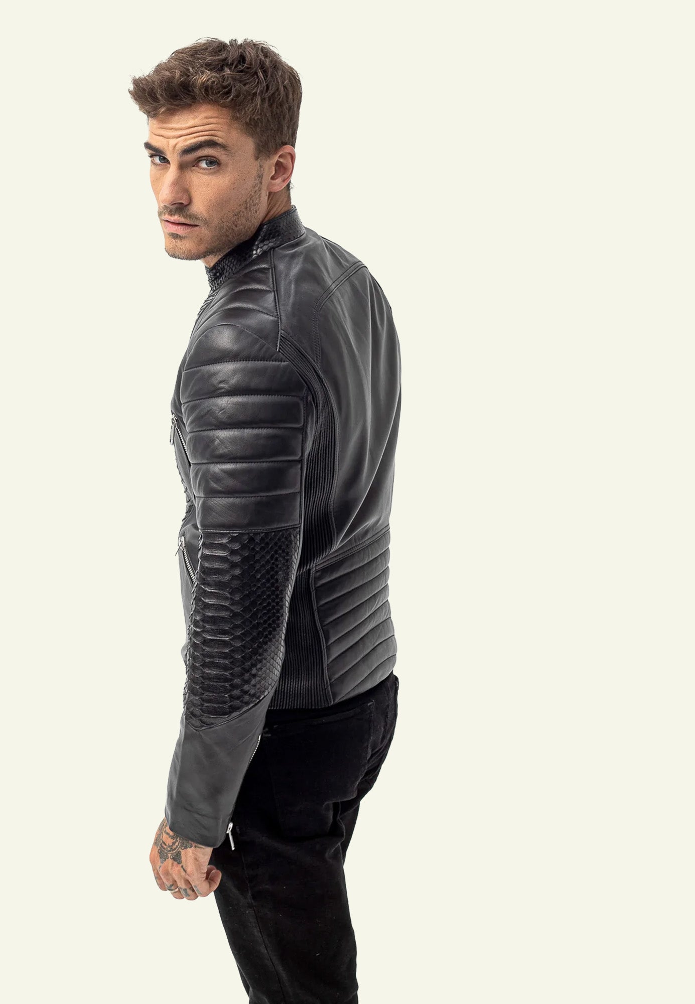Détail incrustations python blouson cuir noir — Serge Pariente Paris