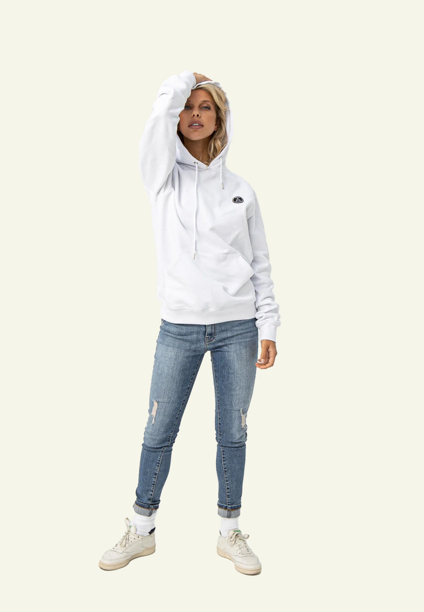 HOODIE SP1 WHITE femme vue dos sweat capuche — Serge Pariente