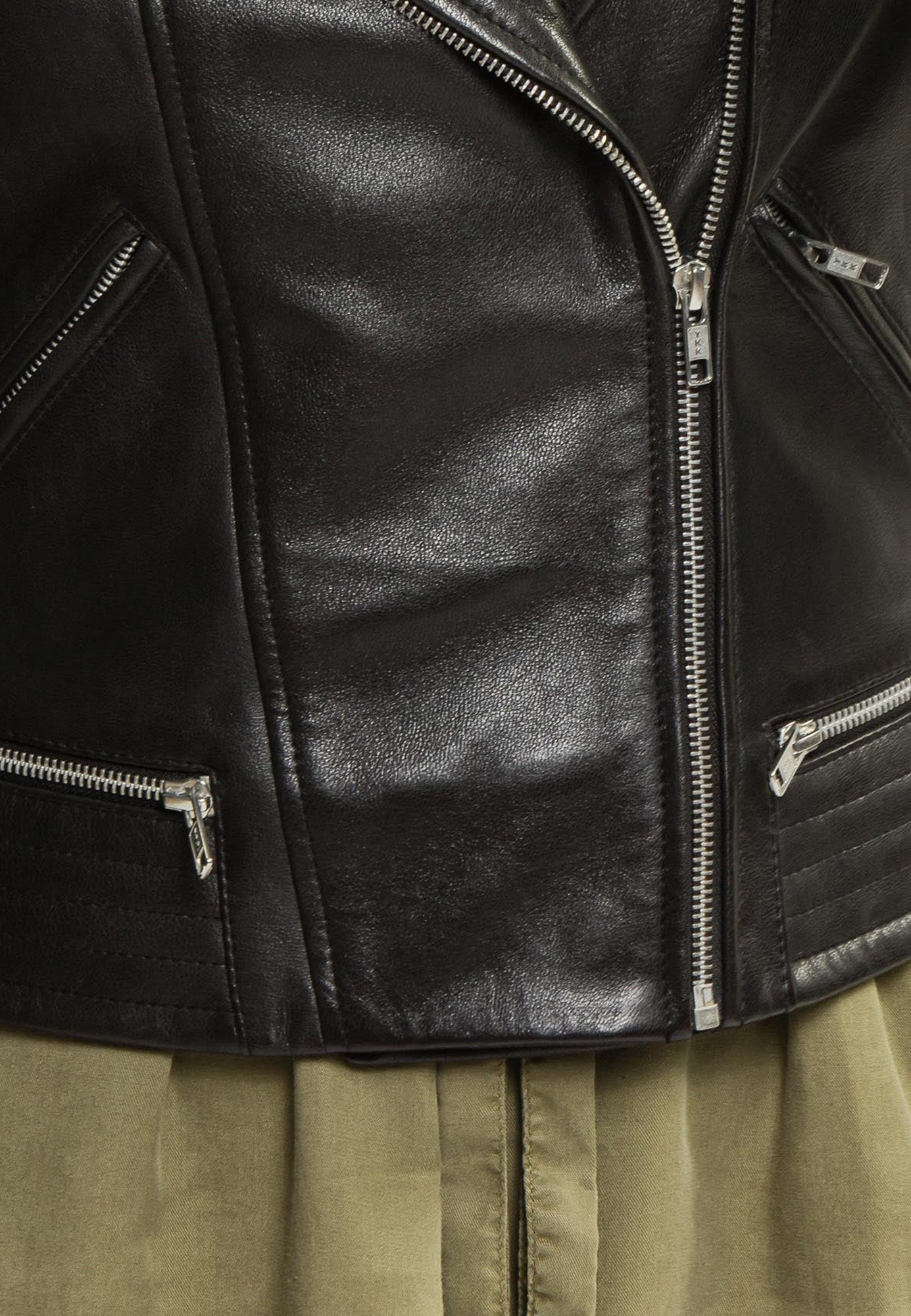 Veste cuir PIACHOLL vue portée complémentaire — Serge Pariente Paris