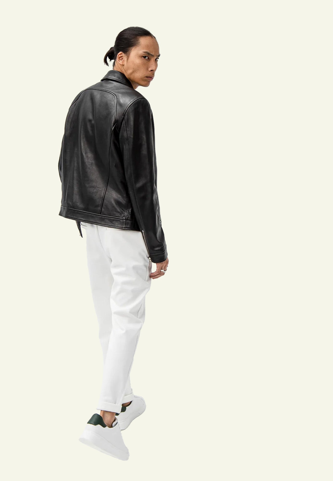 RANDOM BLACK porté homme veste cuir mouton — Serge Pariente Paris