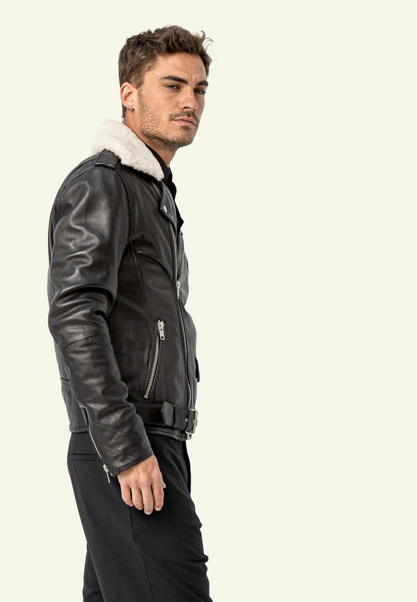 ROCKER COL MOUTON vue dos perfecto cuir noir — Serge Pariente