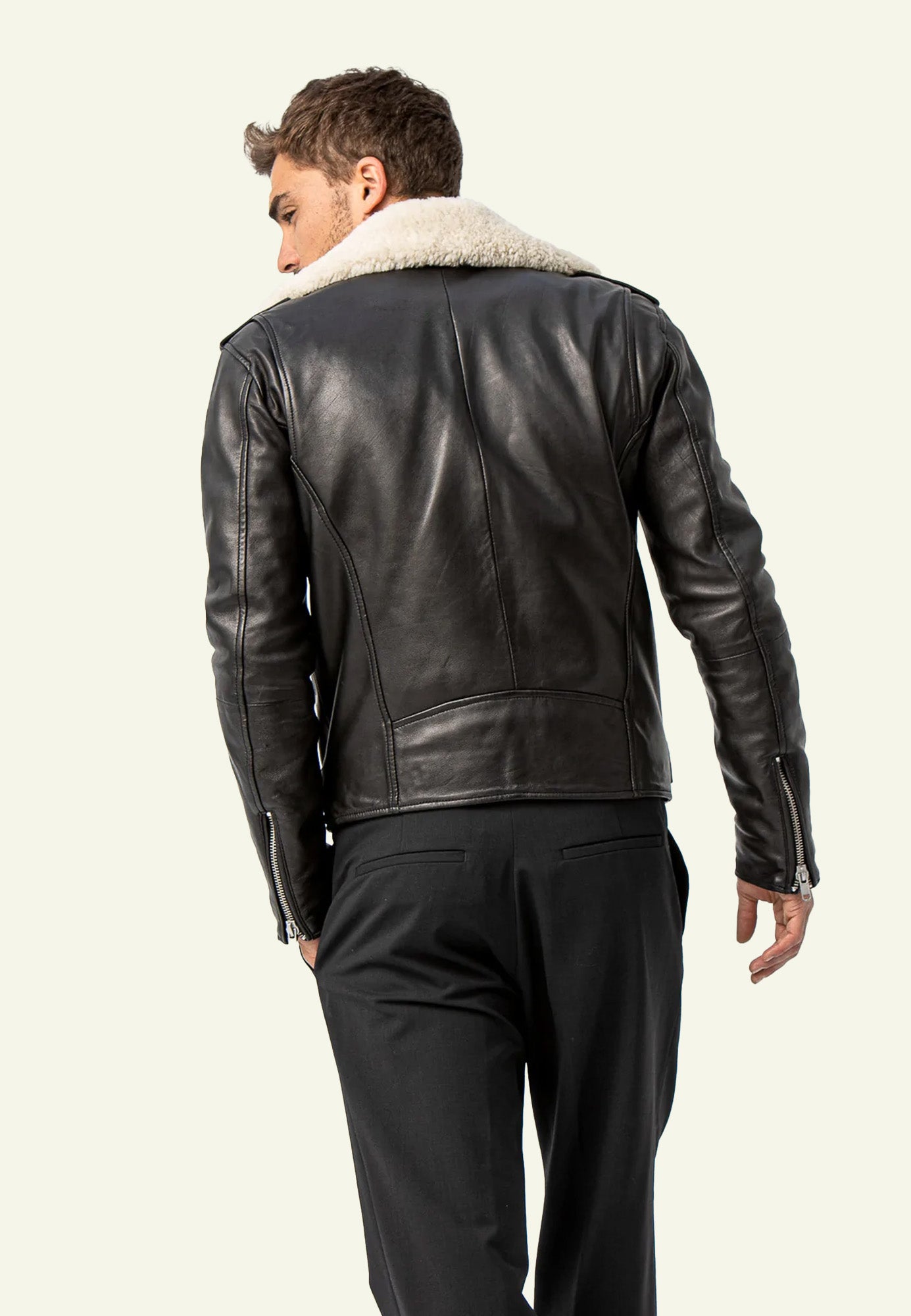 Détail col mouton blanc beige perfecto noir — Serge Pariente Paris